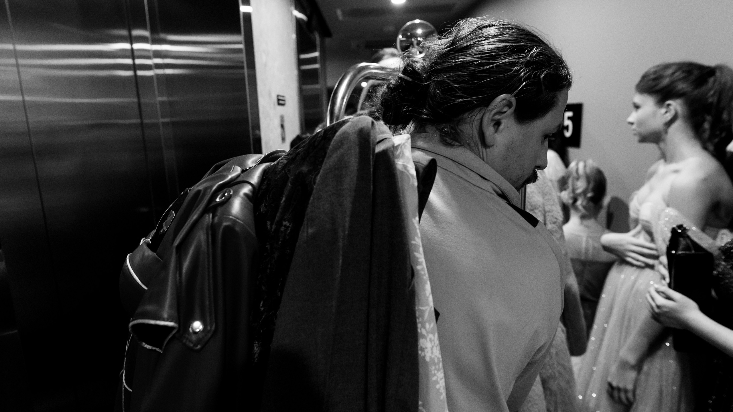 Petr Levenpol_Backstage_Rostov Fashion Show 2025. Фотограф в Ростов-на-Дону Виктория Савчук