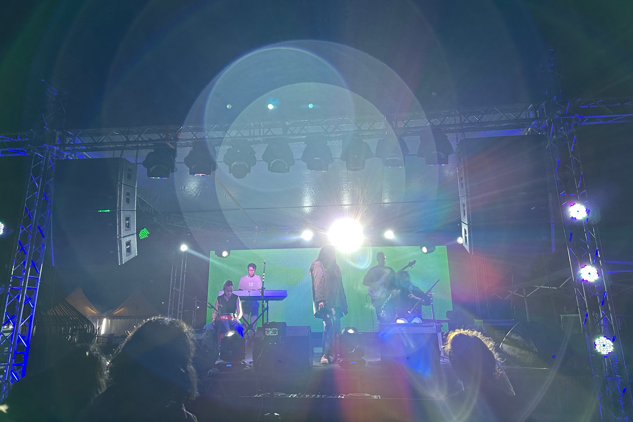 Выступление певицы Зере на Көлфест фото Анны Карамзиной