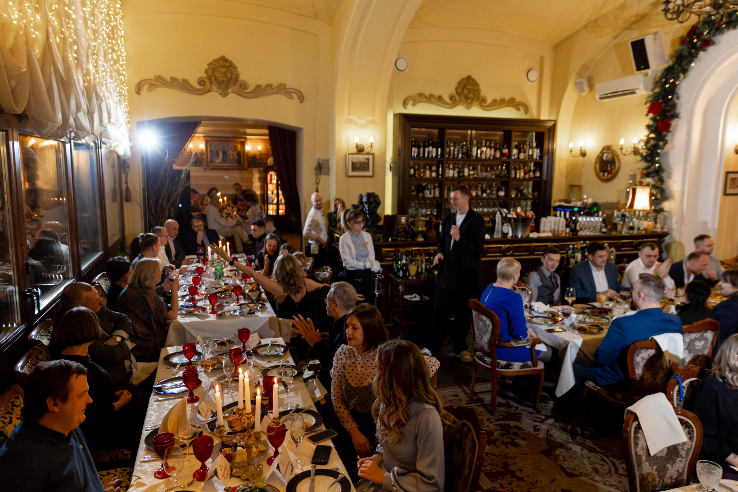 Фотосъёмка Новогоднего корпоратива в концептуальном ресторане в центре Санкт-Петербурга. Фотограф на праздник, корпоратив, День Рождения и Юбилей в г. Санкт-Петербурге Алексей Анкушев