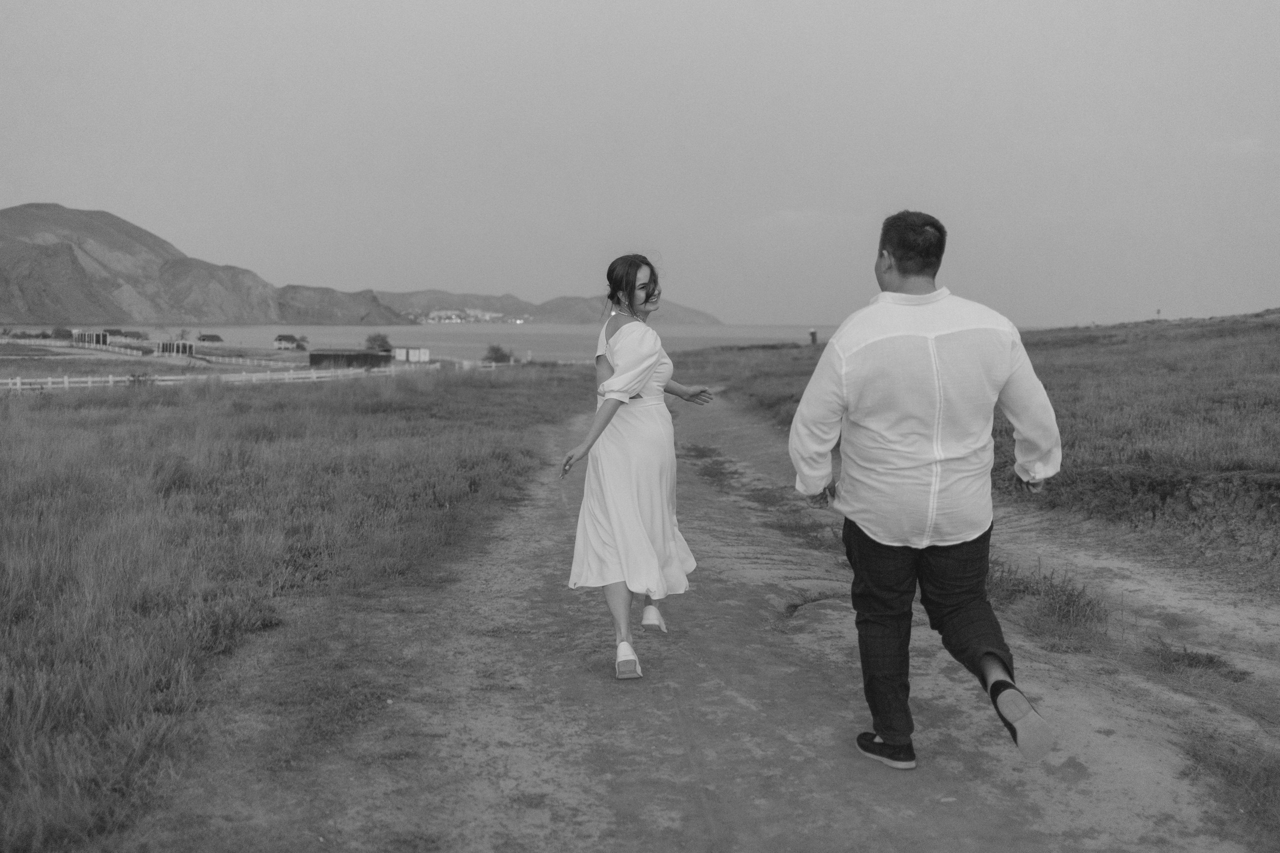 Свадебная фотосессия в районе мыса Хамелеон🖤. Свадебный фотограф Мироманов Николай в Крыму