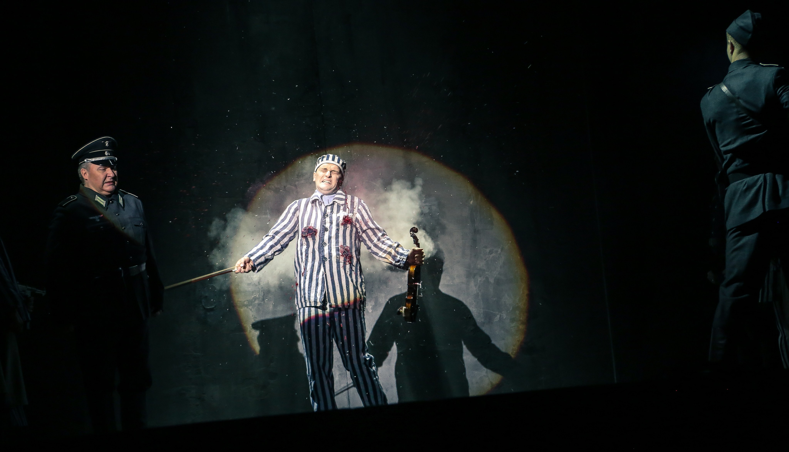 Возвращение Вайнберга и встреча двух «Пассажирок» в Москве. Дарья Письменюк / Darya Leitstern — фотограф, музыкант, журналист, путешественник