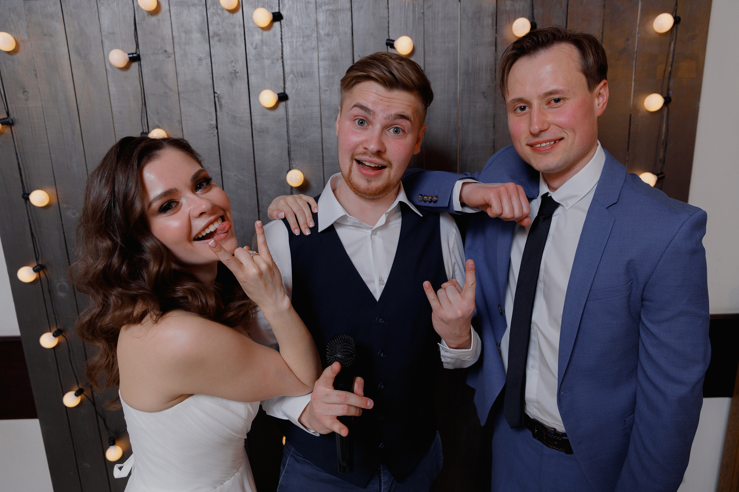 Фото с молодоженами. Илья Сергеев - Ведущий мероприятий Тверь, Москва, Россия