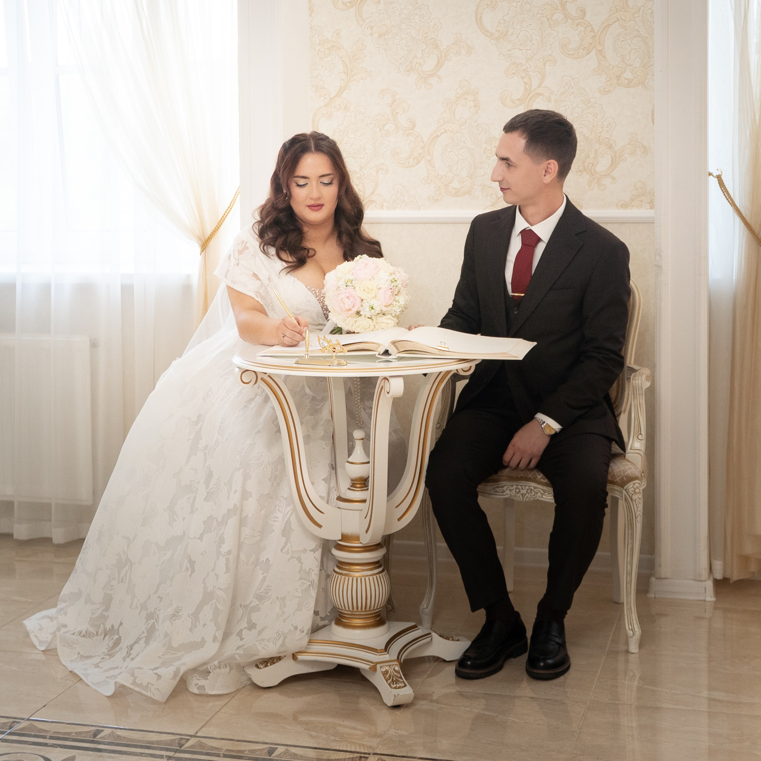 История в ЗАГСе Петергофа. Professional photoartist in St. Petersburg (wedding, reportage, portrait, model book, love story) Alexander Shvedov