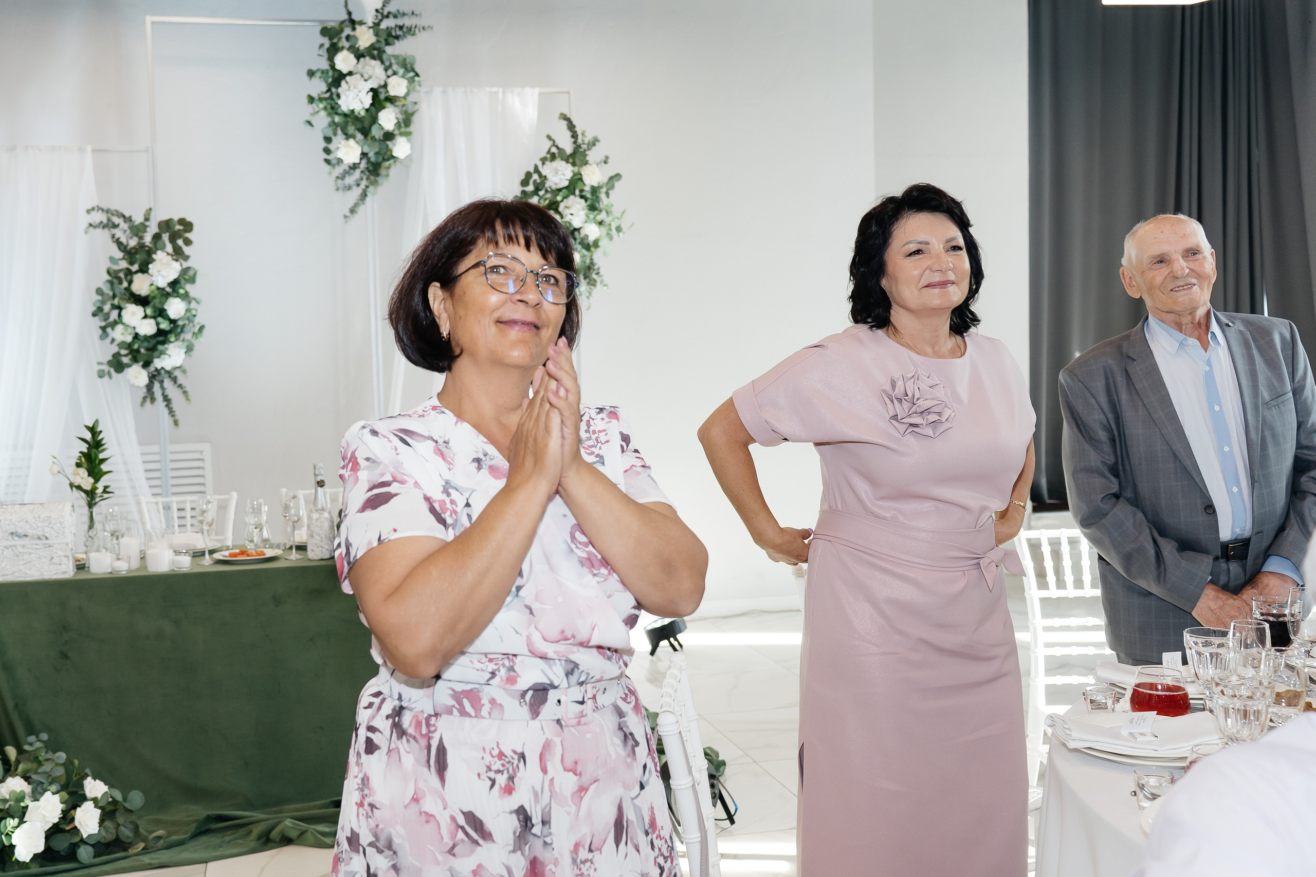 В отели. Для тех, кто не ждёт удачи, а создаёт её. Каждая фотосессия — это твой момент, твой стиль, твой успех. 📸