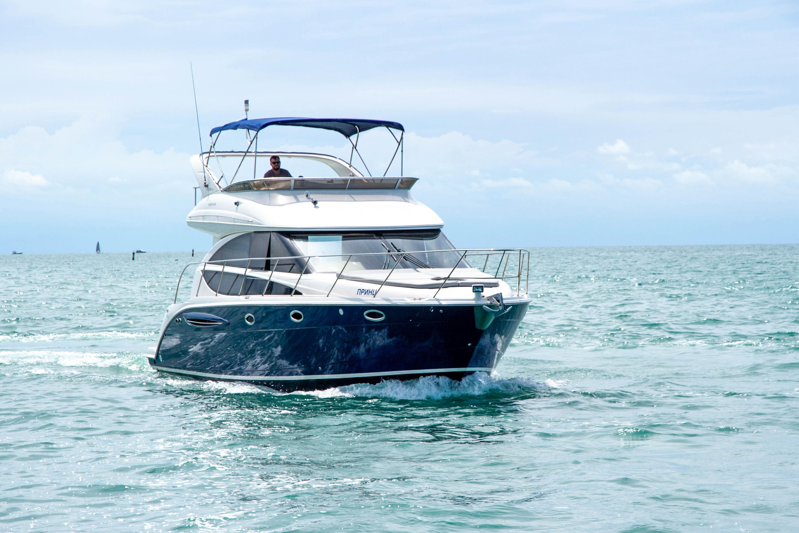 Яхта Принц Аренда Яхты в Сочи Яхтанаморе YACHTNAMORE YACHTANAMORE