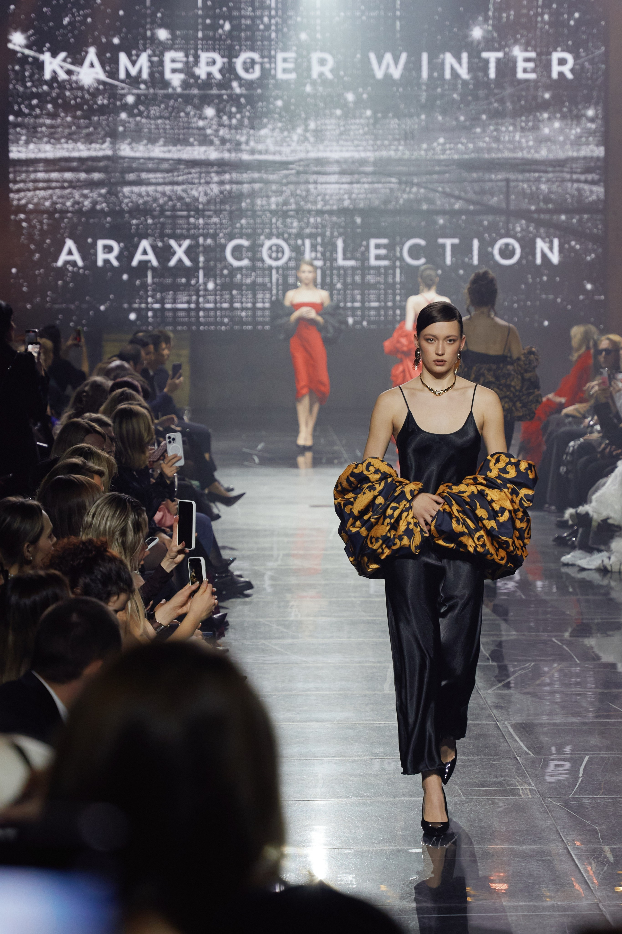 Показ KAMERGER | ODETTA. Свадебный фотограф и видеограф из Санкт-Петербурга Агарков Никита