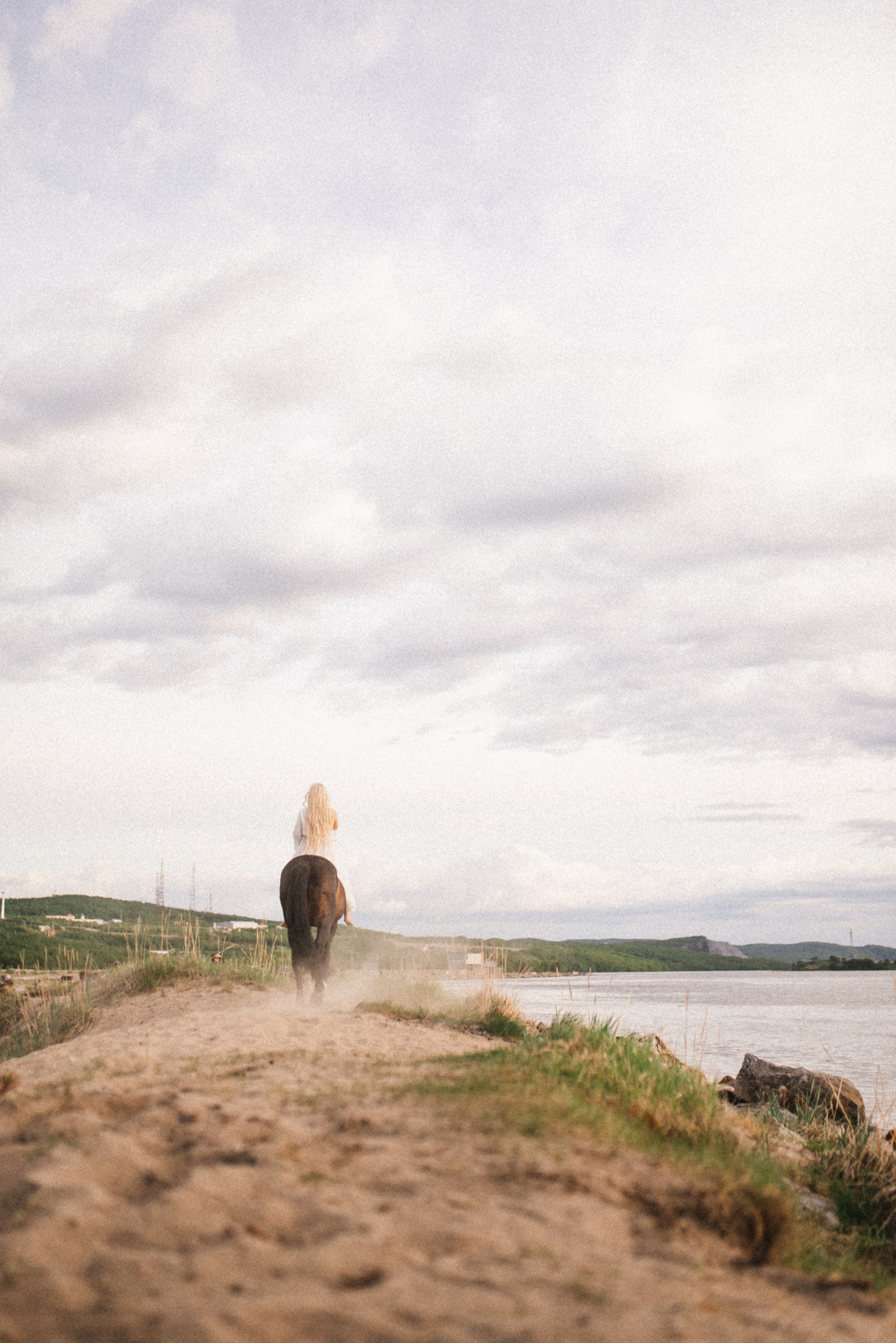 Валерия. Атмосферная фотосессия с лошадью. Фотограф в Мурманске Екатерина Рудак