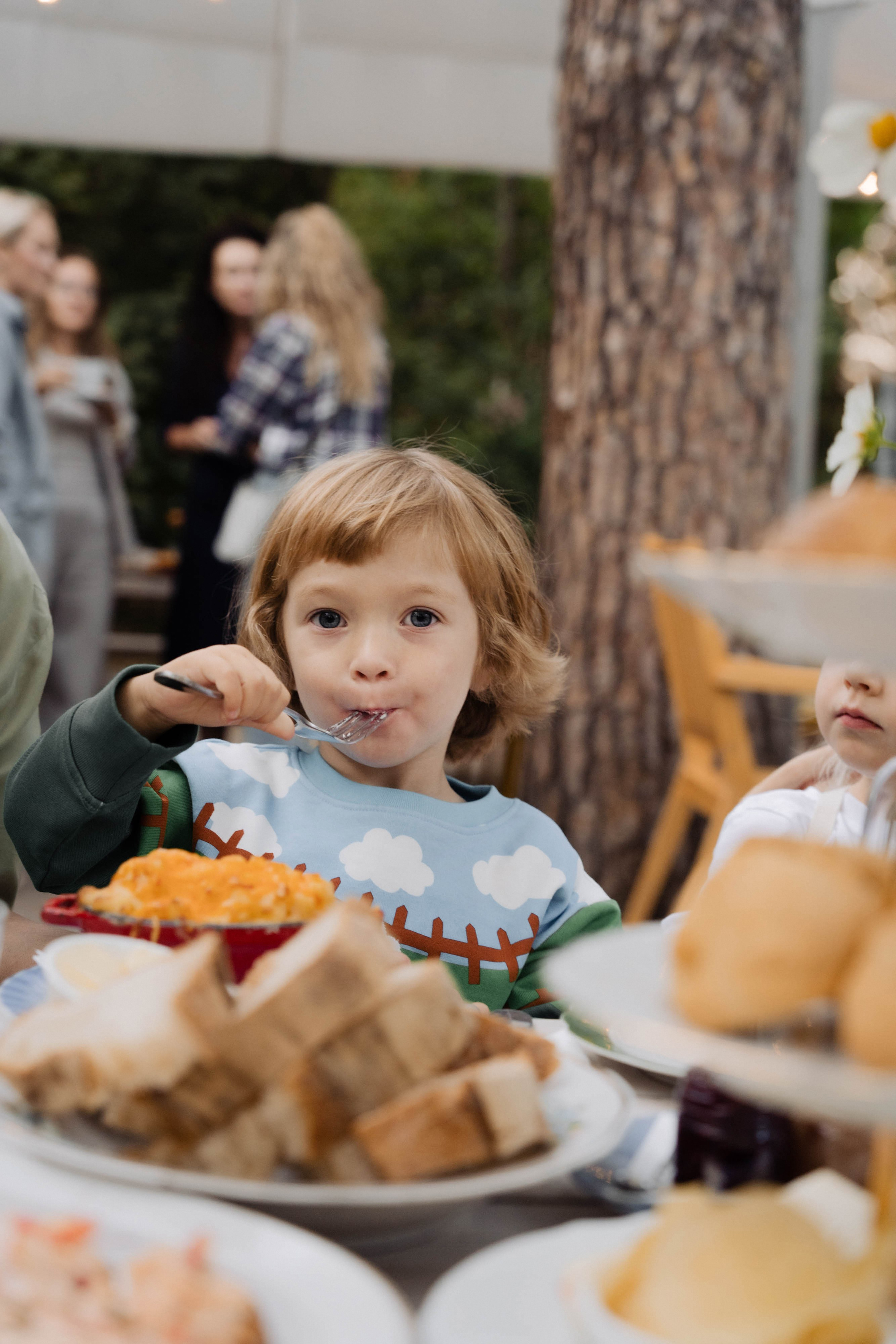 Встреча в «Робине» Переделкино. ФОТОГРАФ КСЕНИЯ СОСНОВСКАЯ