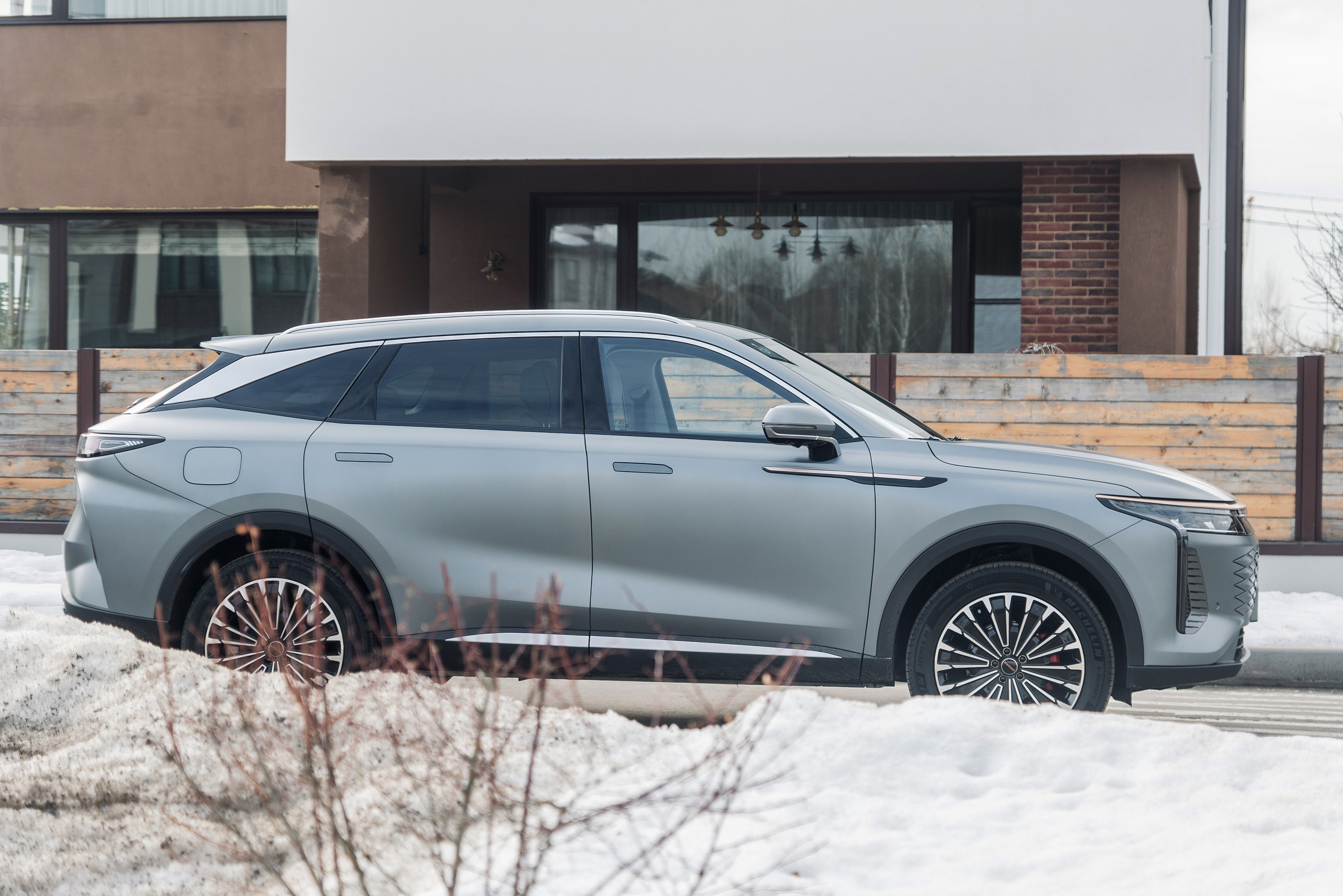 Фотосъемка китайского автомобиля за городом. Жуков Илья  свадебный фотограф в Москве