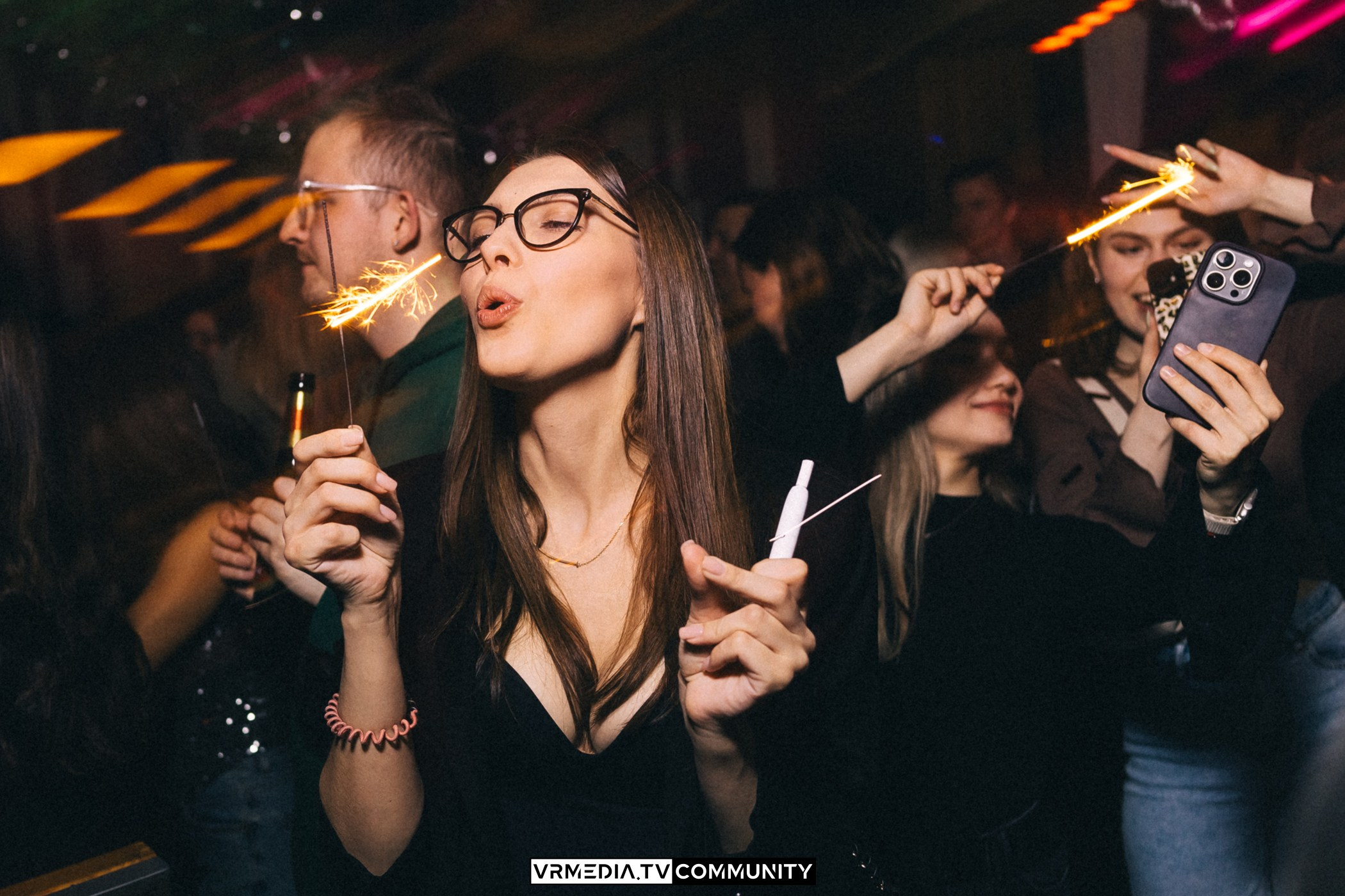 Бар «Cosmo»: Прощальная вечеринка