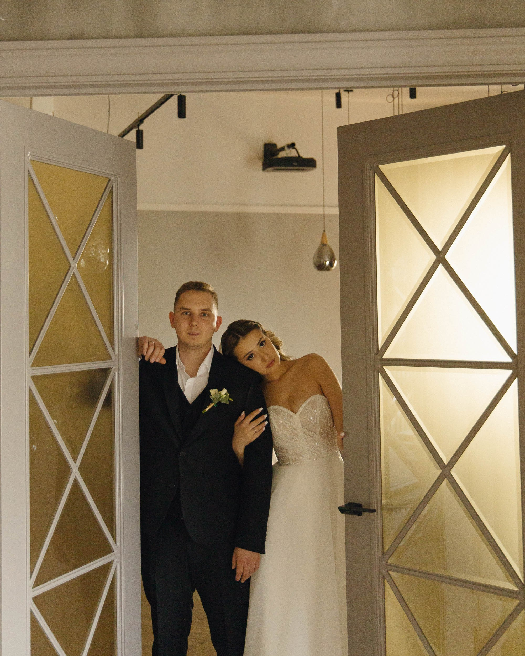 В отражениях друг друга. Свадебный фотограф Семен Матвин