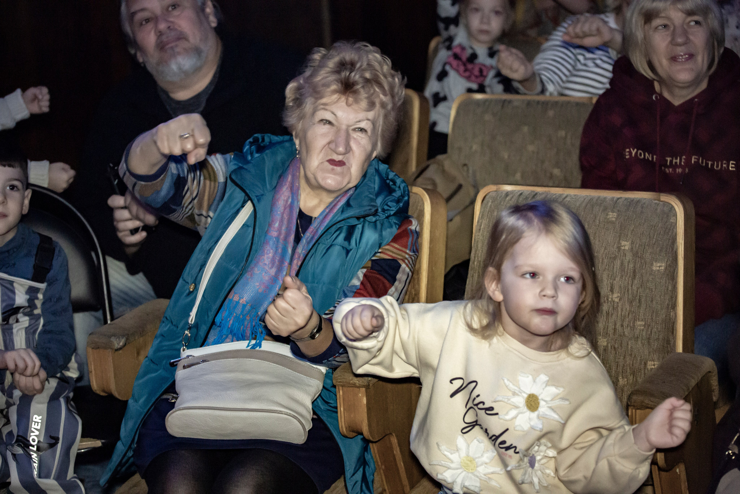 Любопытный слоненок спектакль театра Саквояж. Фотограф в Сочи Юрий Шептаев