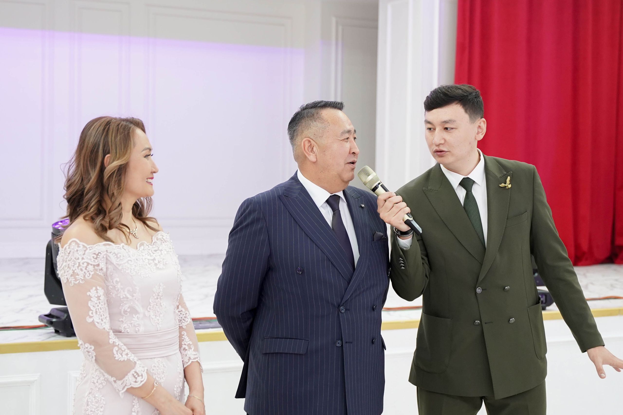 Dana uzatu. Фотограф Ернар Ержанов