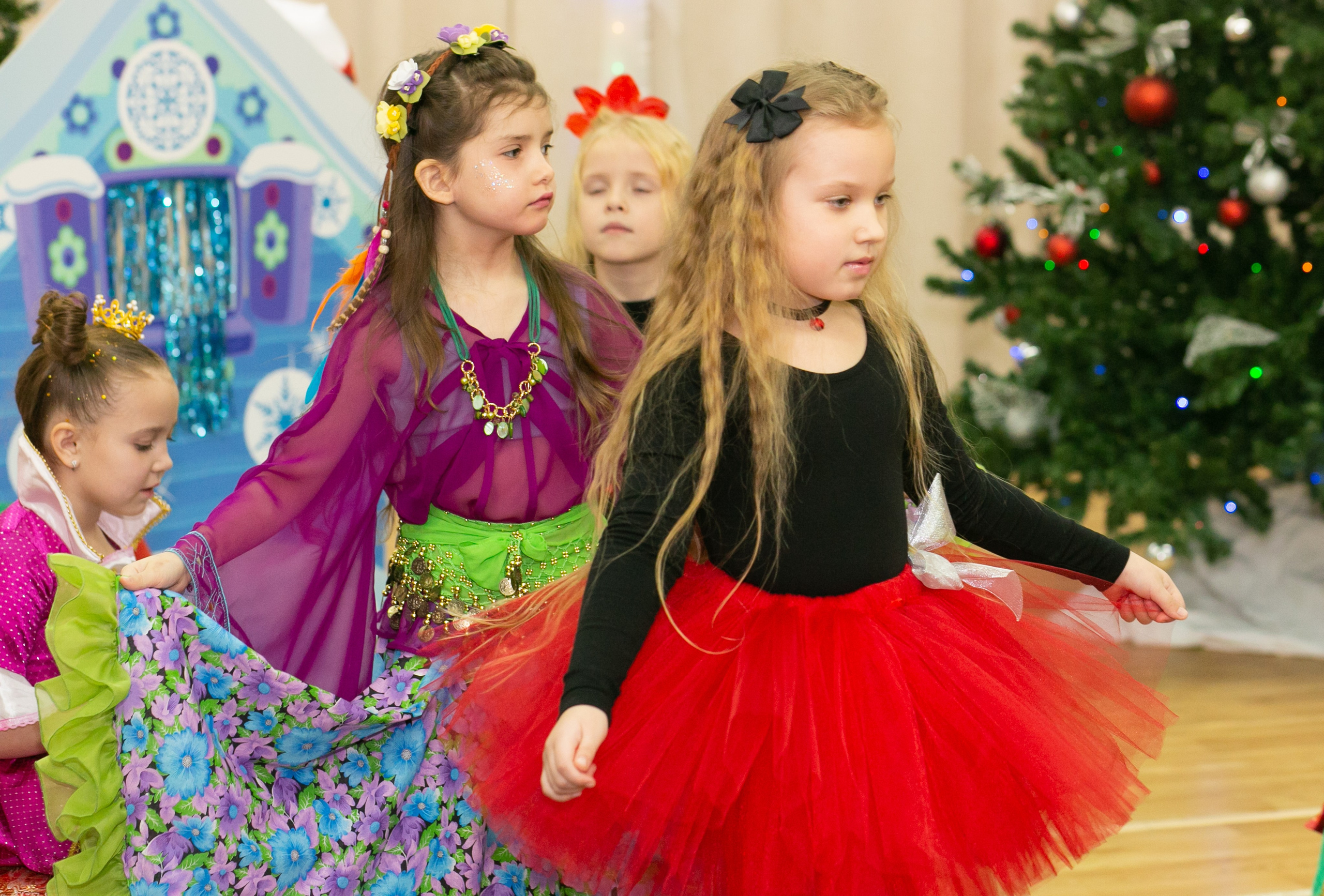 Выпускные и Утренники. Фотограф новорожденных и семейный фотограф НСО г. Бердск Марина Львова