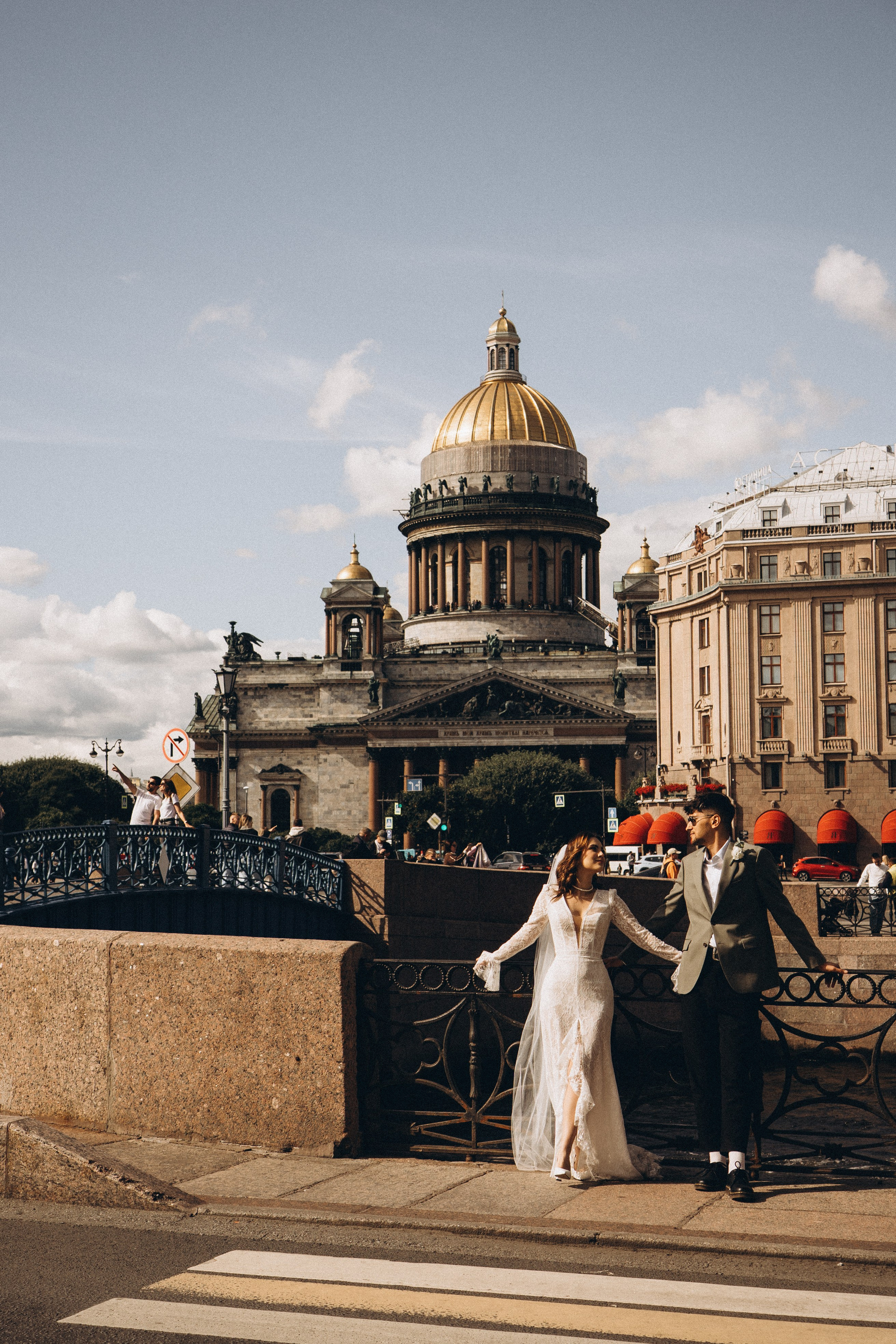 СВАДЕБНАЯ ПРОГУЛКА ВОЗЕ ИСАИКЕВСКОГО СОБОРА АСТОРИИ И ЗАКОНОДАЛЕТНОГО СОБРАНИЯ. Профессиональный фотограф, Санкт-Петербург — Виктория Богомолова