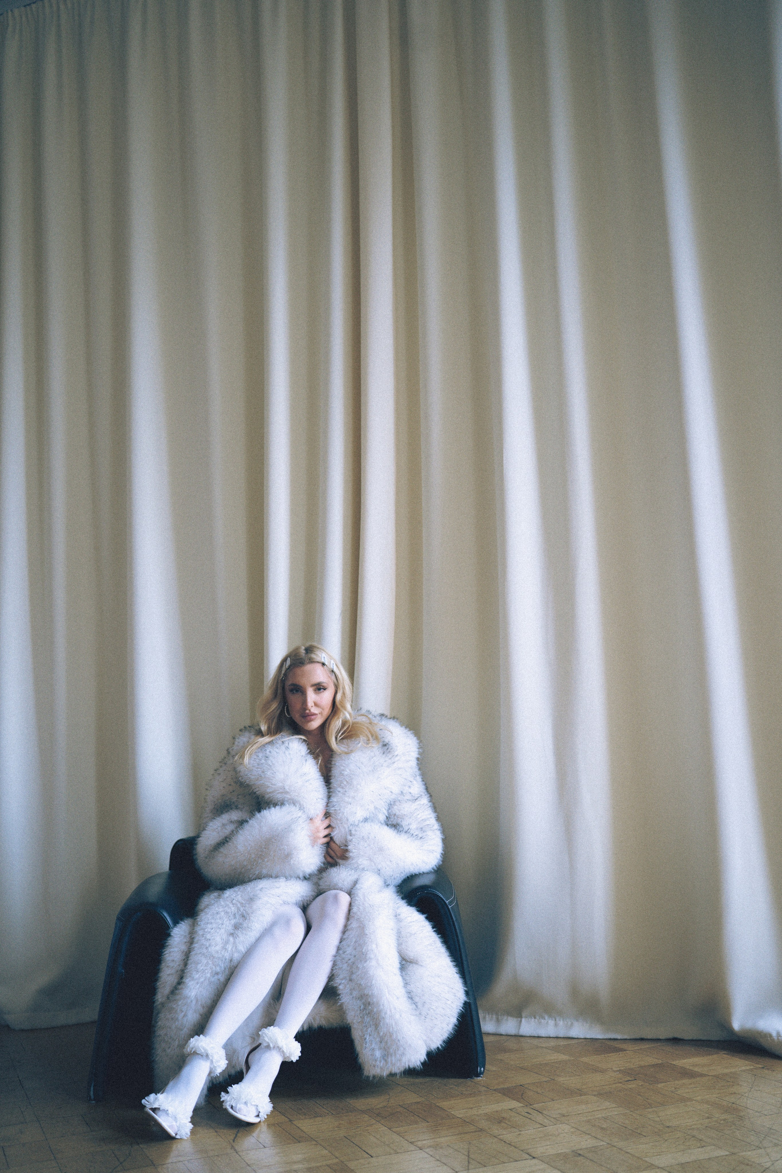 МИНИМАЛИЗМ В СТУДИИ НА ЧЕРНЫШЕВСКОЙ В СТУДИИ С БАЛКОНОМ. Профессиональный фотограф, Санкт-Петербург — Виктория Богомолова