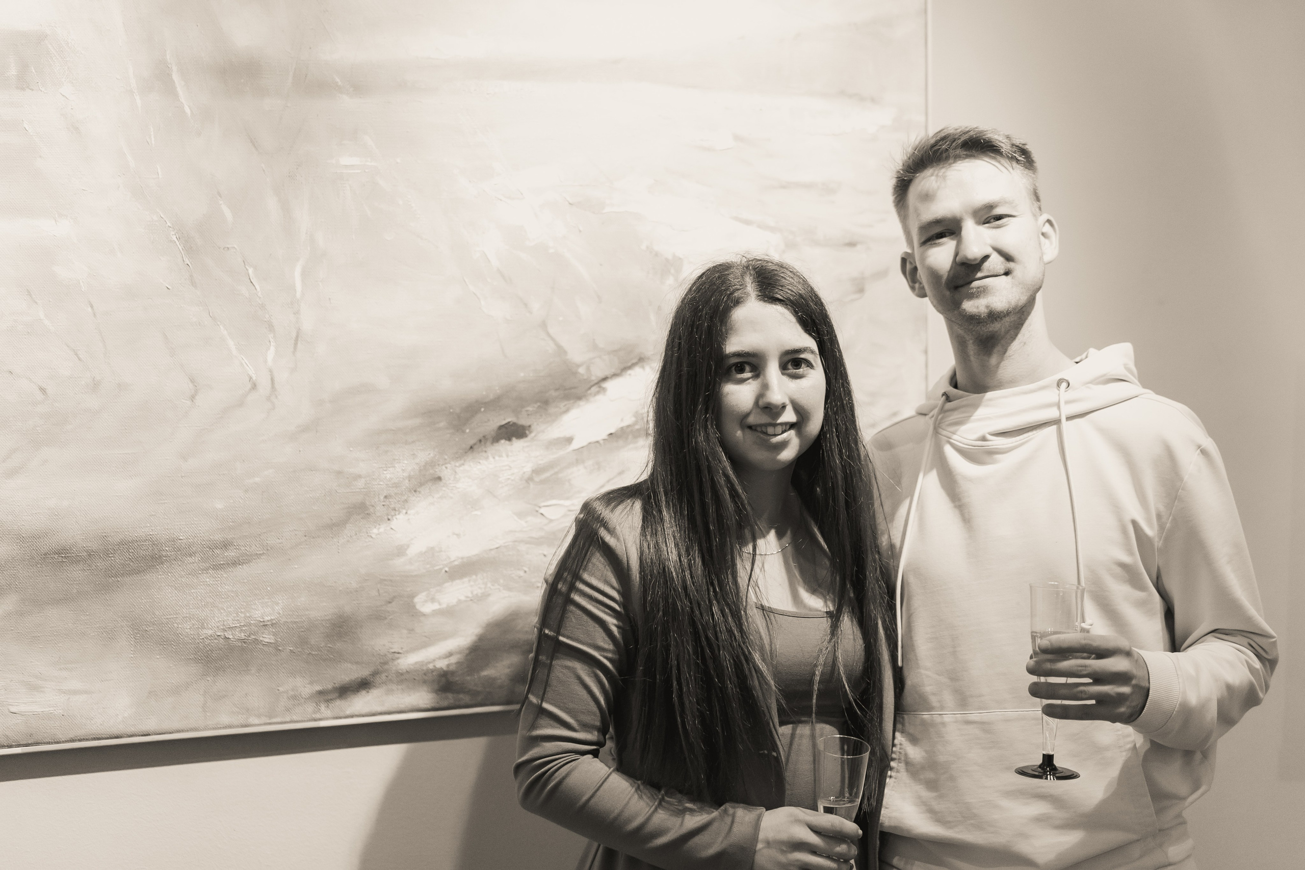 Съёмка открытия вытсавки художника Ильи Даньшина. Лиза Фирстова — самый добрый фотограф