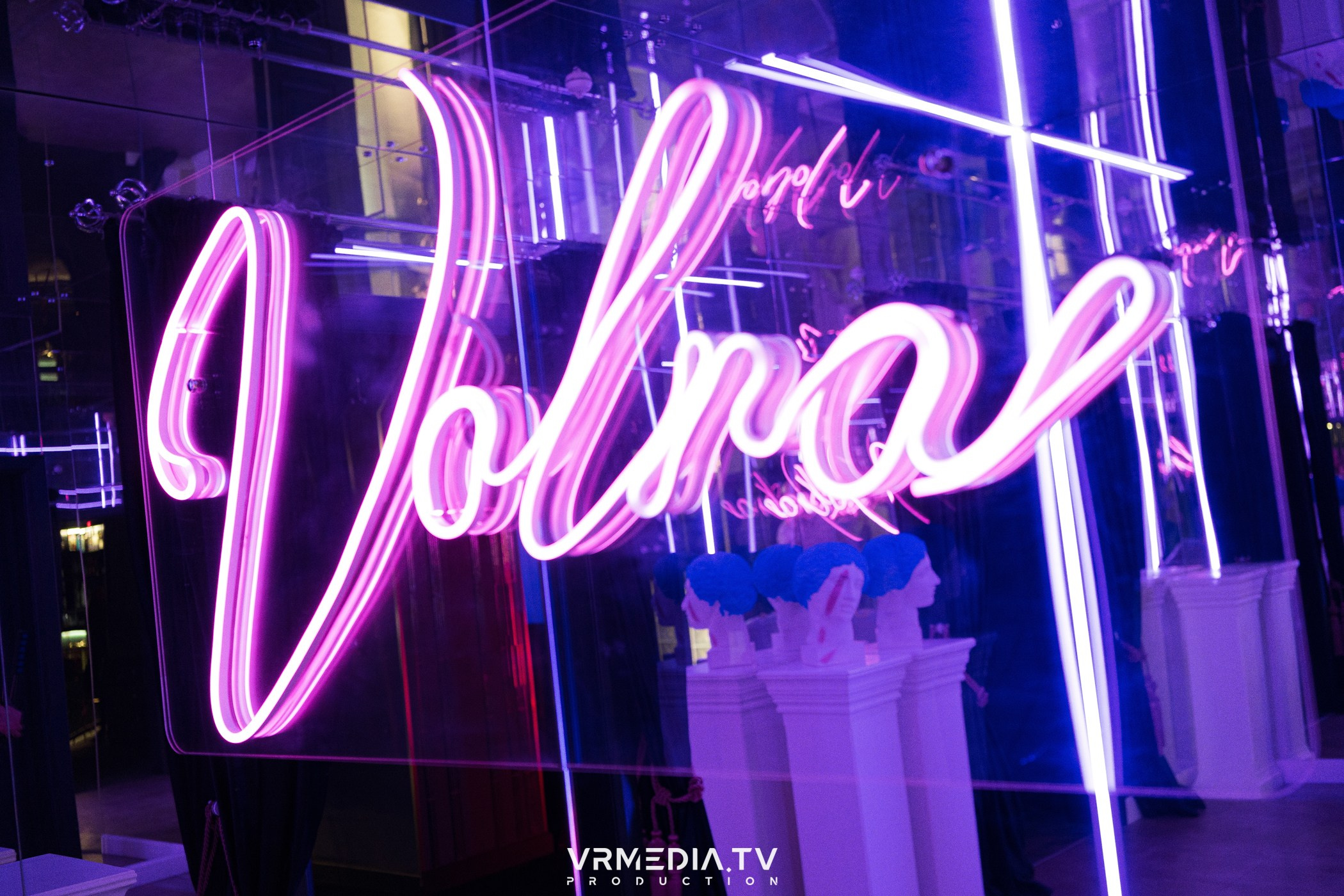 Dance в караоке-баре «Volna»