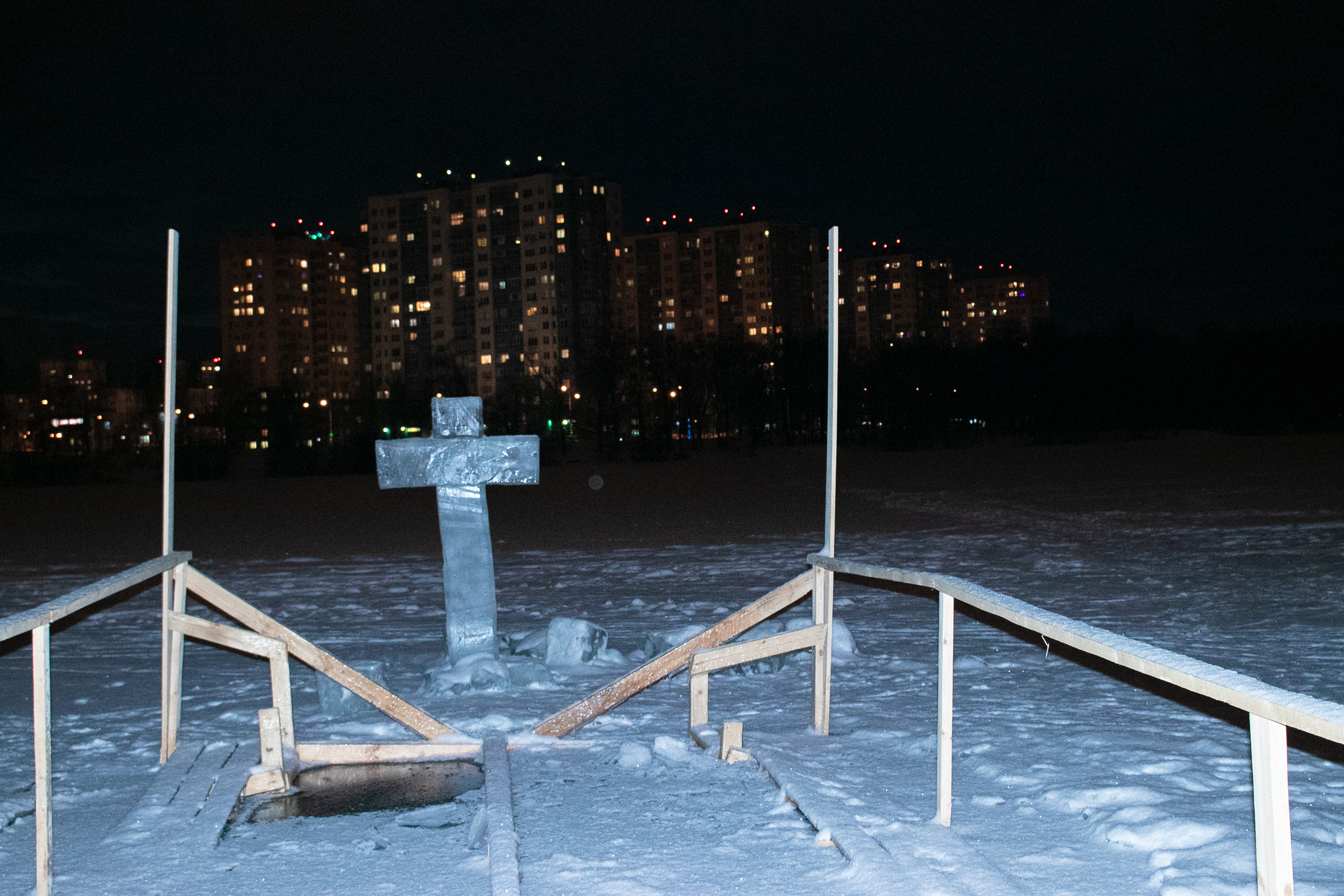 Прорубь на Крещение, озеро Земснаряд-1.  Нижний Новгород, Автозавод.