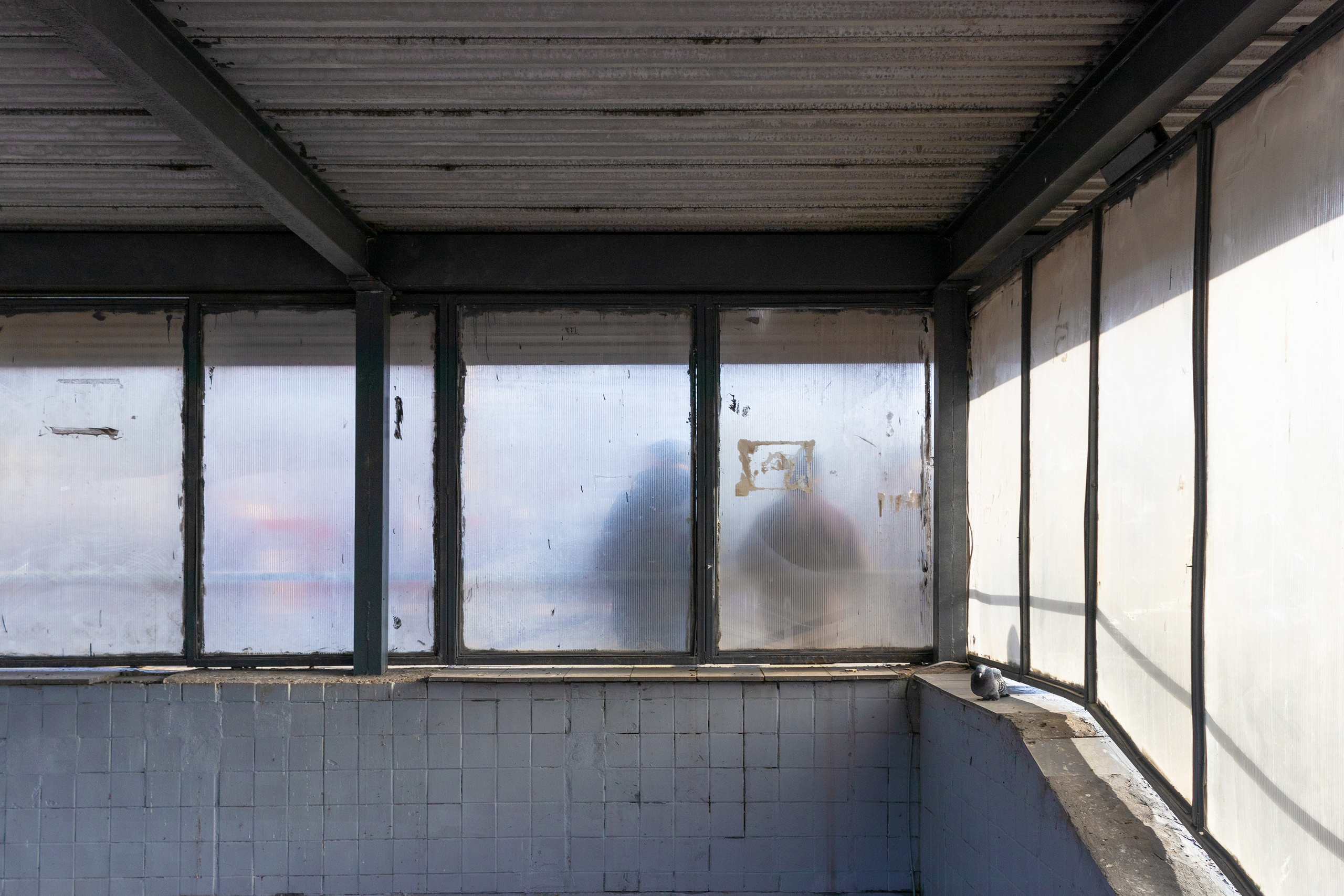 Силуэты прохожих, станция метро Комсомольская. Нижний Новгород. Автозавод.