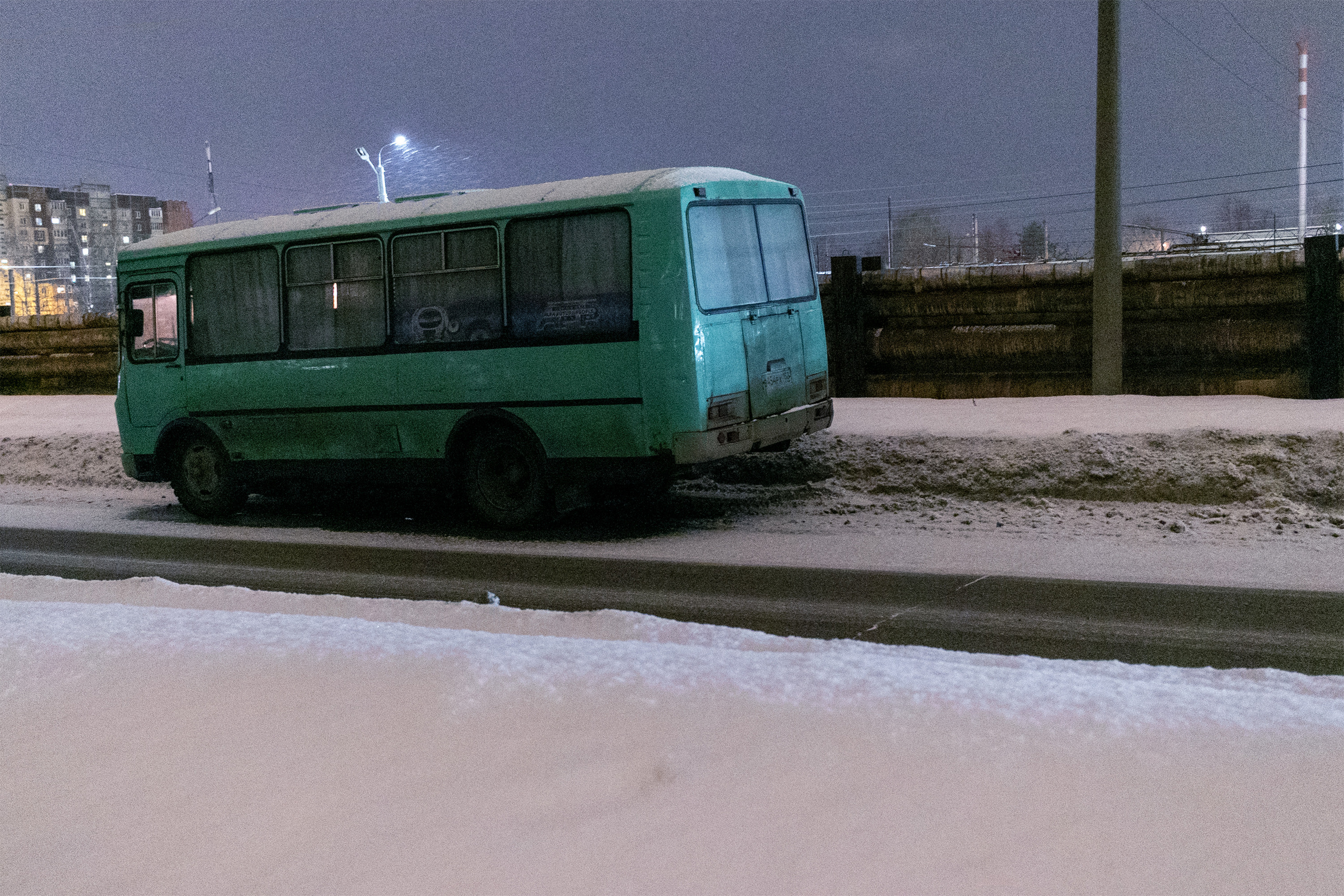 ПАЗик на обочине у трамвайного депо. ул. Красноуральская, Нижний Новгород, Автозавод.