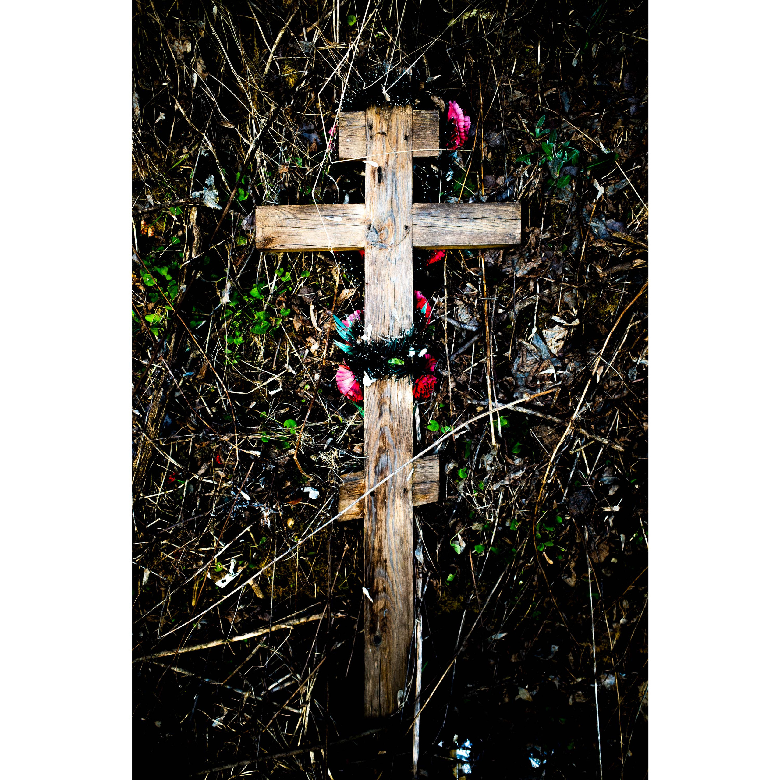 Выброшенный ременный крест.