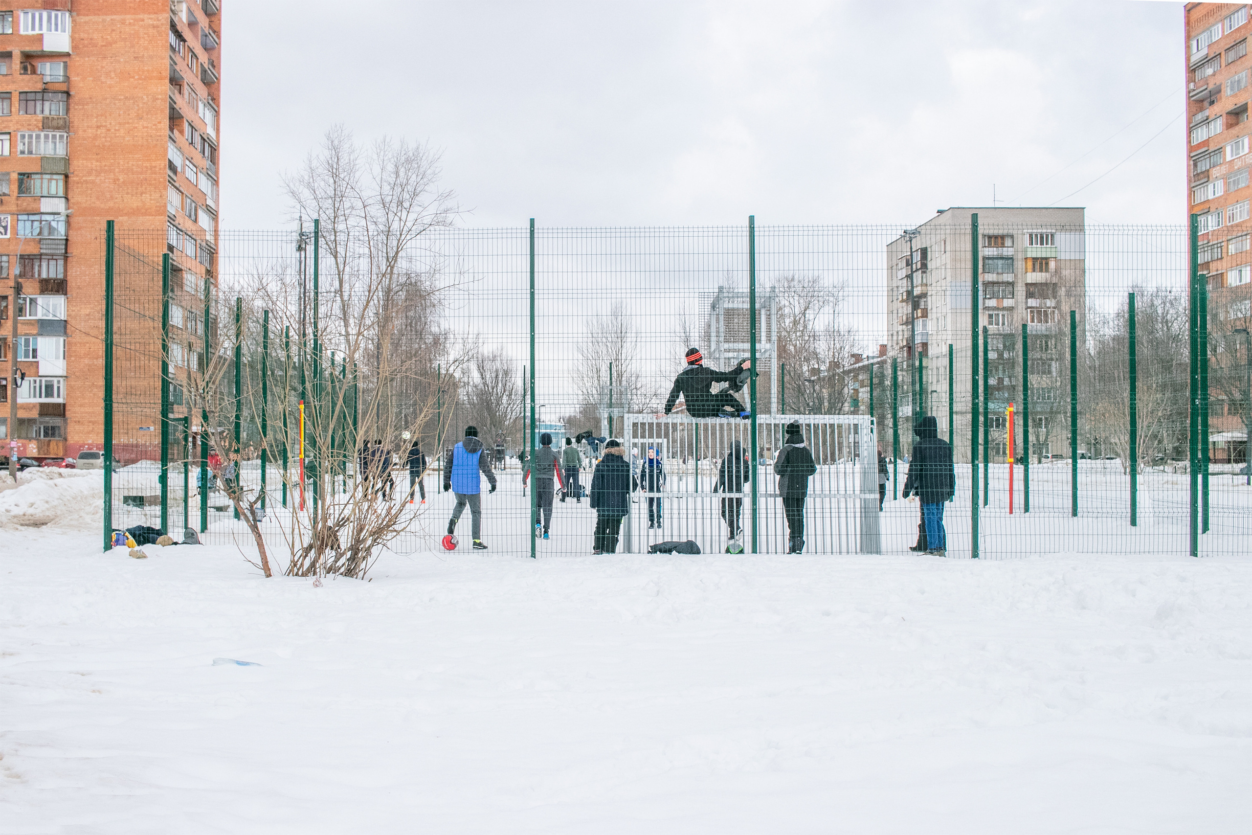 Футбол на ул. Прыгунова.  Нижний Новгород. Автозавод.