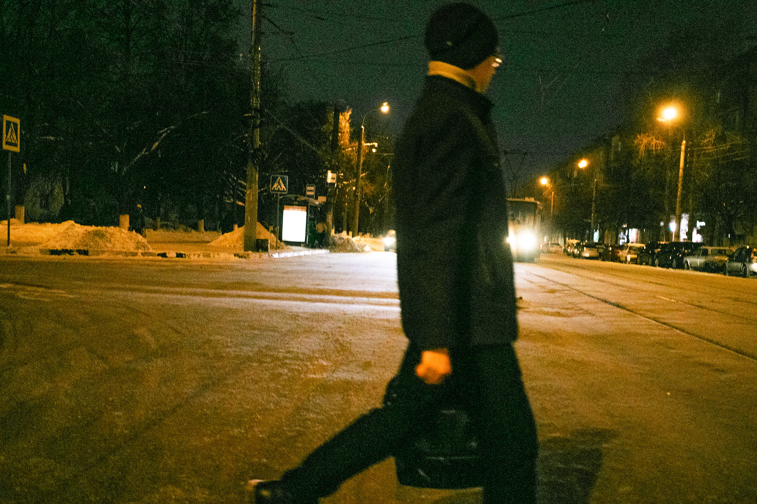 Пешеход на проспекте Кирова.  Нижний Новгород. Автозавод.