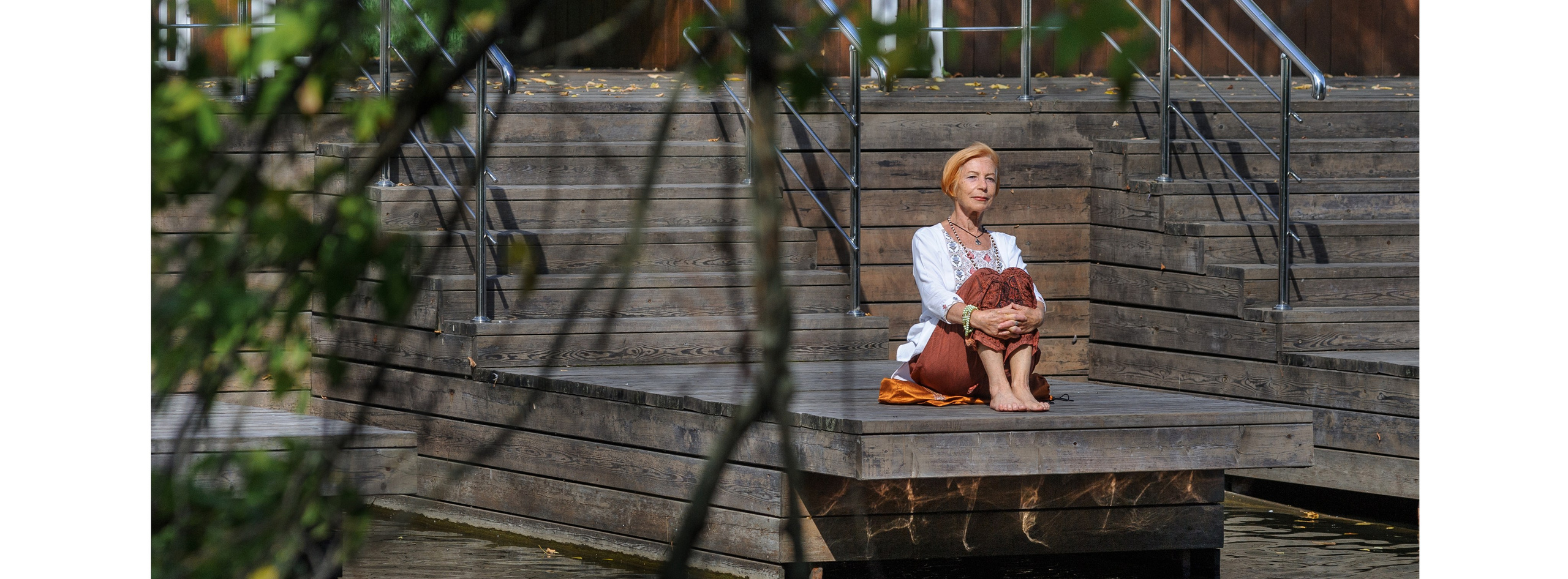 Фотосессия для преподавателя хатха йоги в парке Москвы. Семейный фотограф в Москве Елена Снегирева