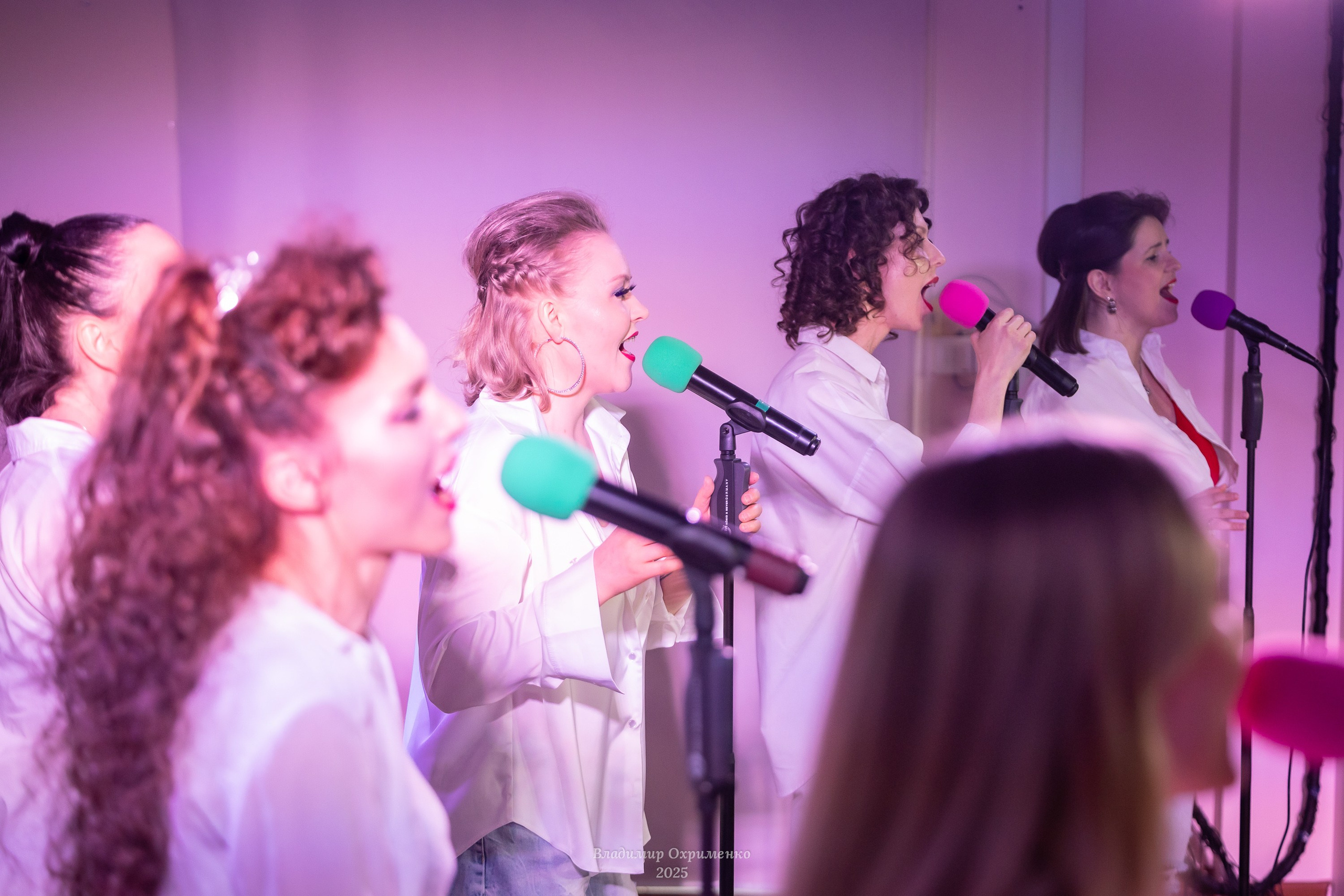 Концерт вокального коллектива Bella Mamma «Мы из 90-х». Фотограф Владимир Охрименко