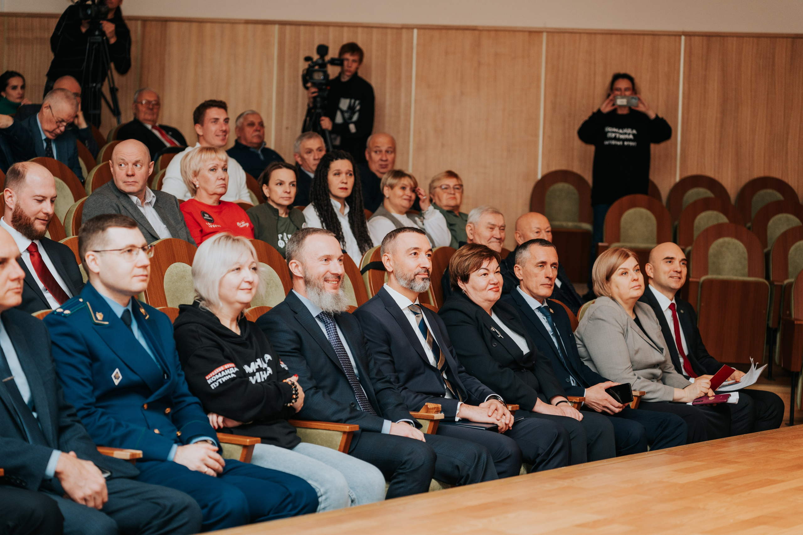 Встреча: Народный фронт. Репортажный фотограф Красноярск