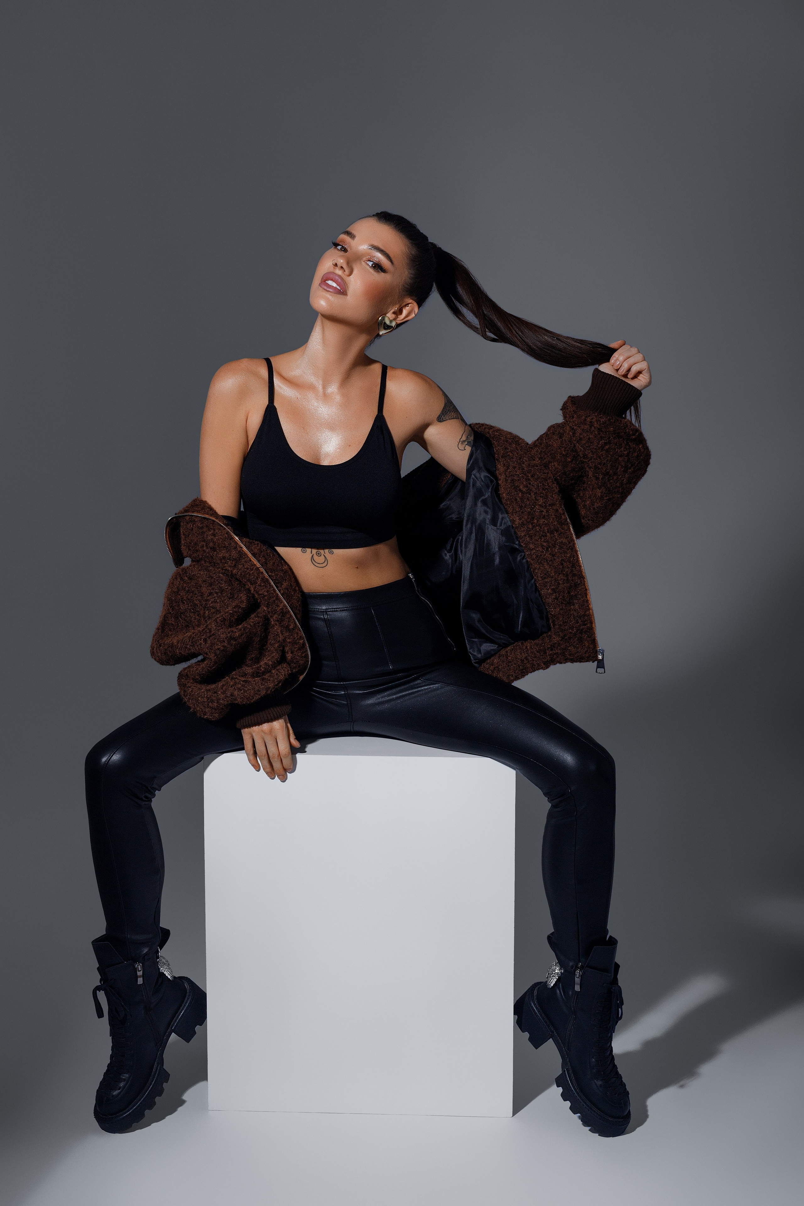 Индивидуальные студийные женские фотосессии в Анапе. Женский фотограф в Анапе Лыгина Ксения