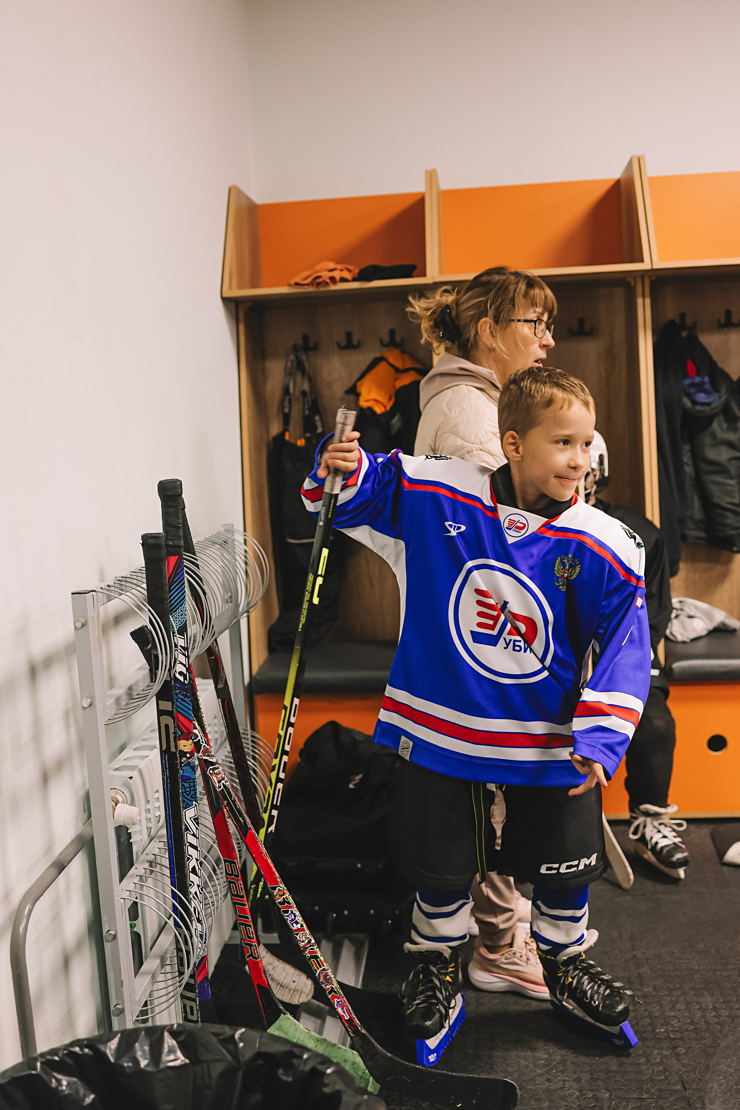 Хоккей тренировка. Семейный фотограф Тюмень, фотограф на роды Салмина Мария