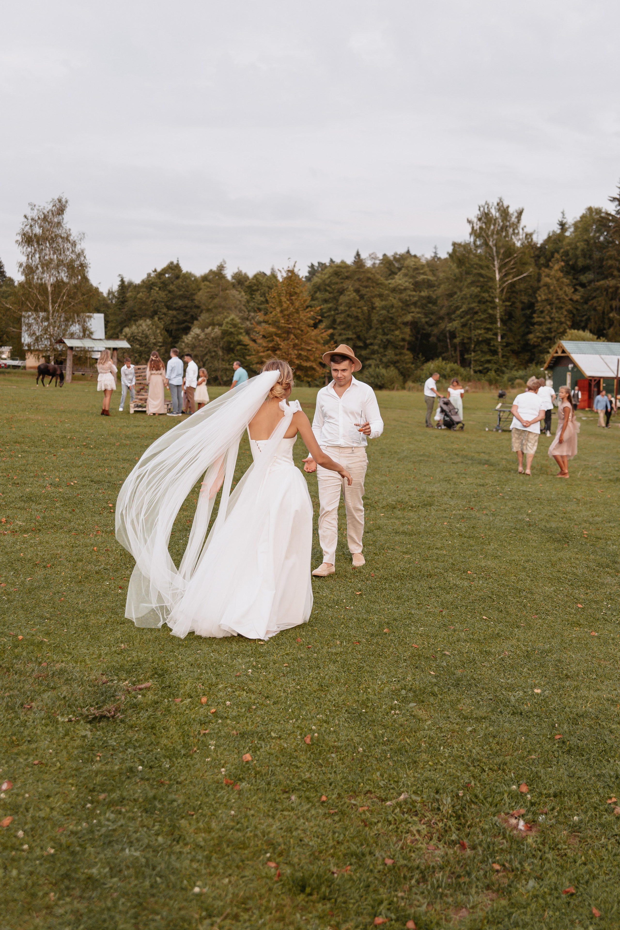 Люда и Дима в CONTRY CLUB POLYNA. Свадебный фотограф Наталья Балутутина. Россия-Европа-Мир