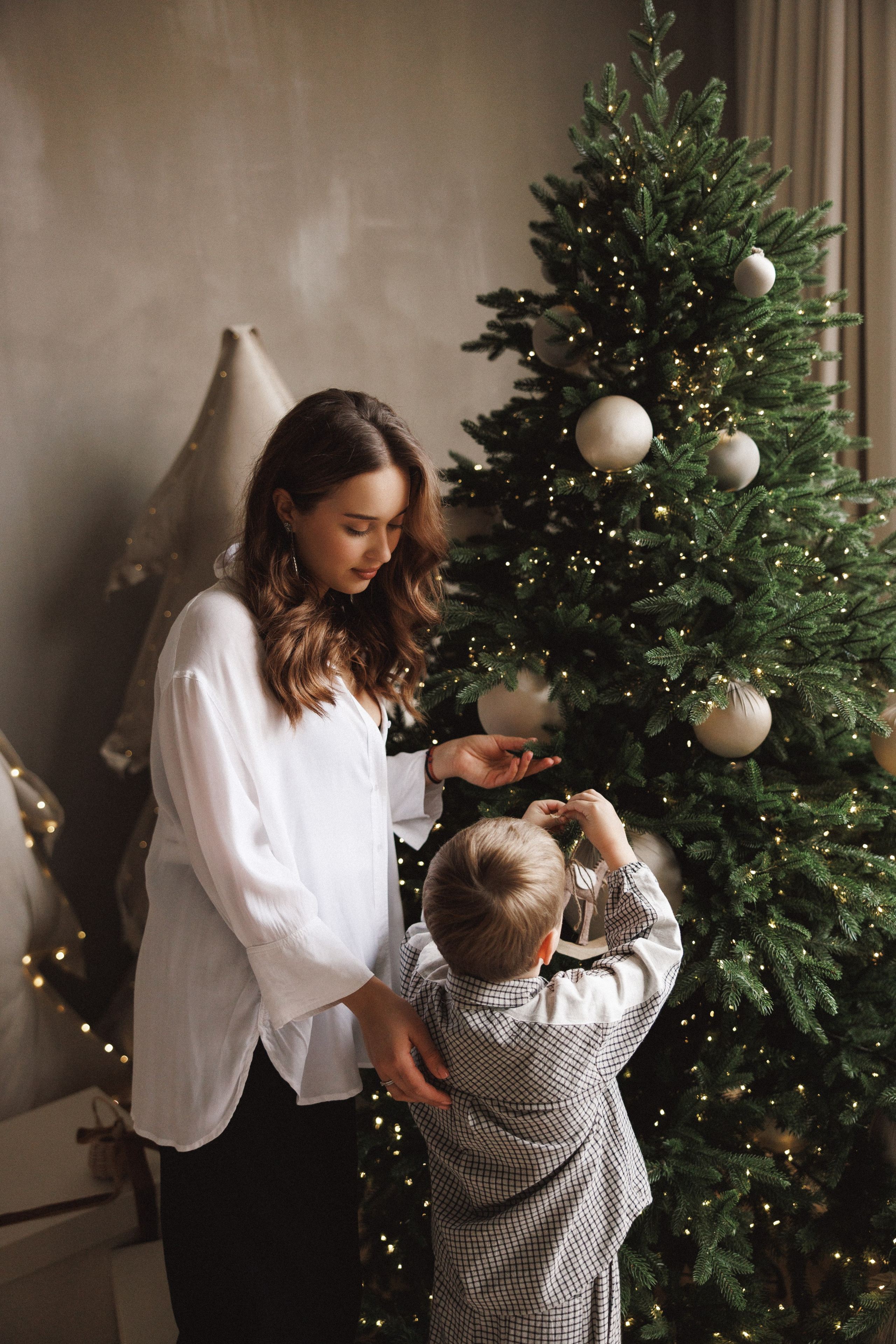 Семейная новогодняя фотосессия в фотостудии «Паркет», город Краснодар. Семейный и детский фотограф в Краснодаре Анна Трашкова