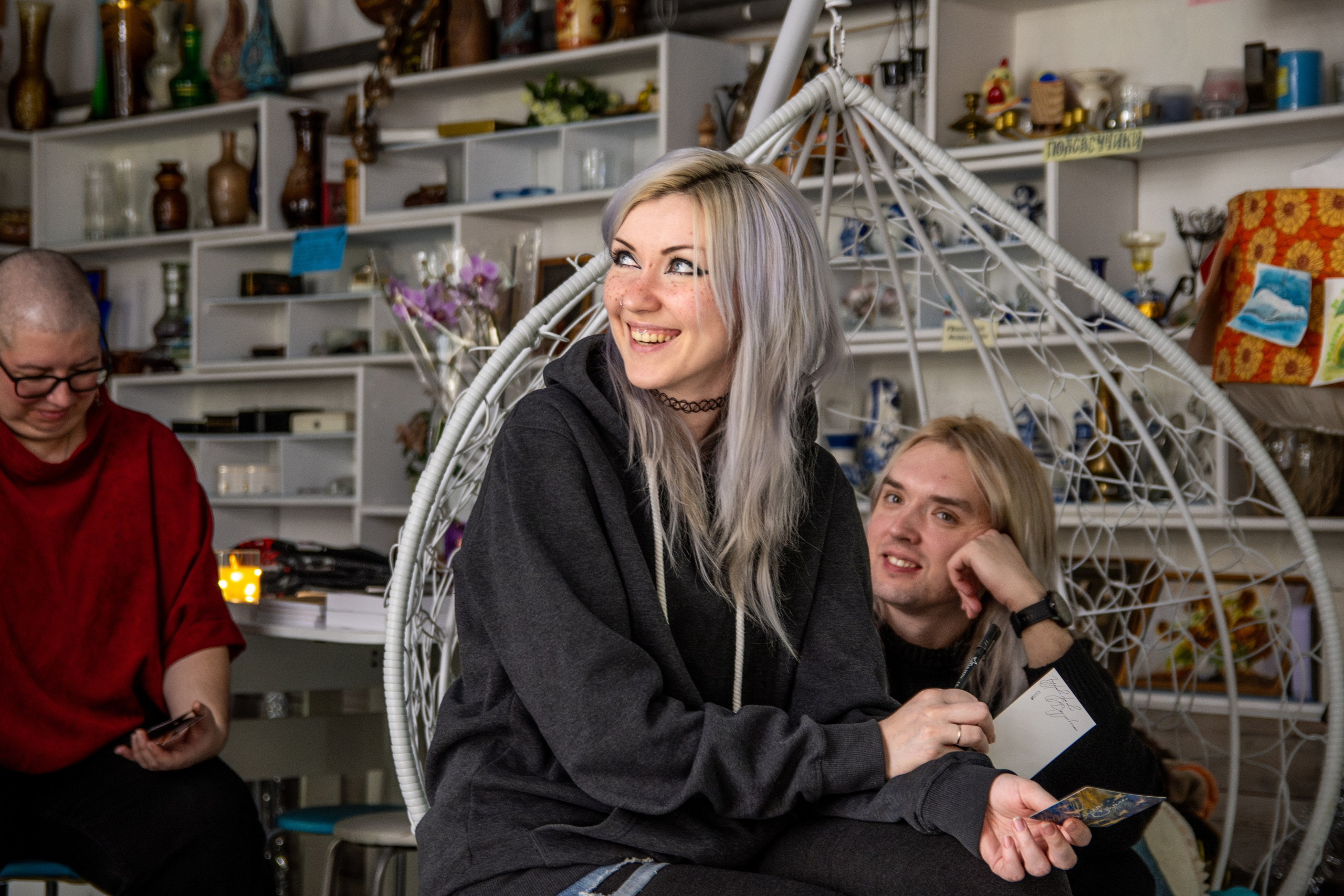 Музыкально-поэтический перфоманс на некорпоративе «Мы больше этой суеты». Репортажный фотограф в Москве Legiodot