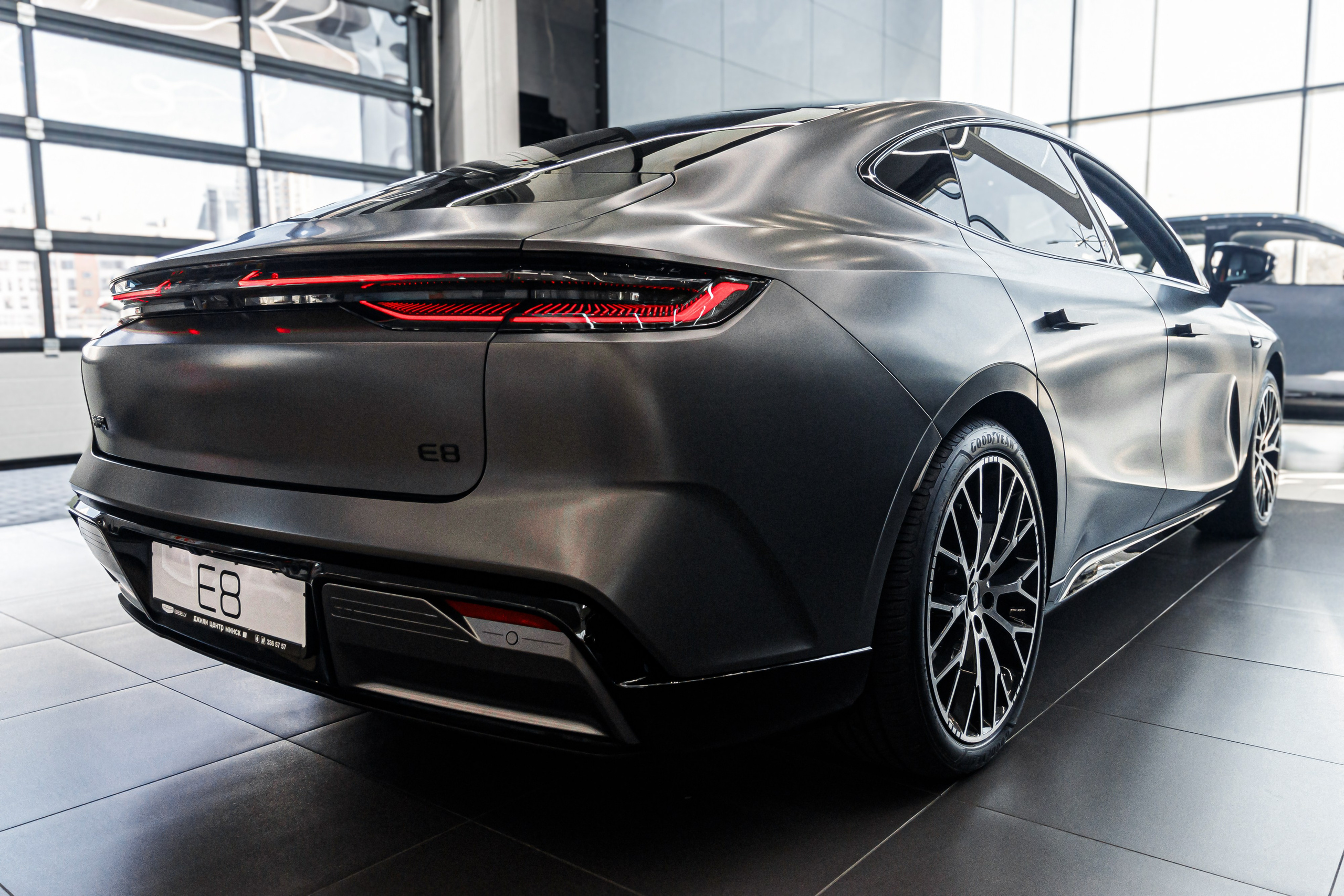 Джили Центр Минск. Свадебный фотограф Минск, Фаниполь, Беларусь Кирилл Напреев