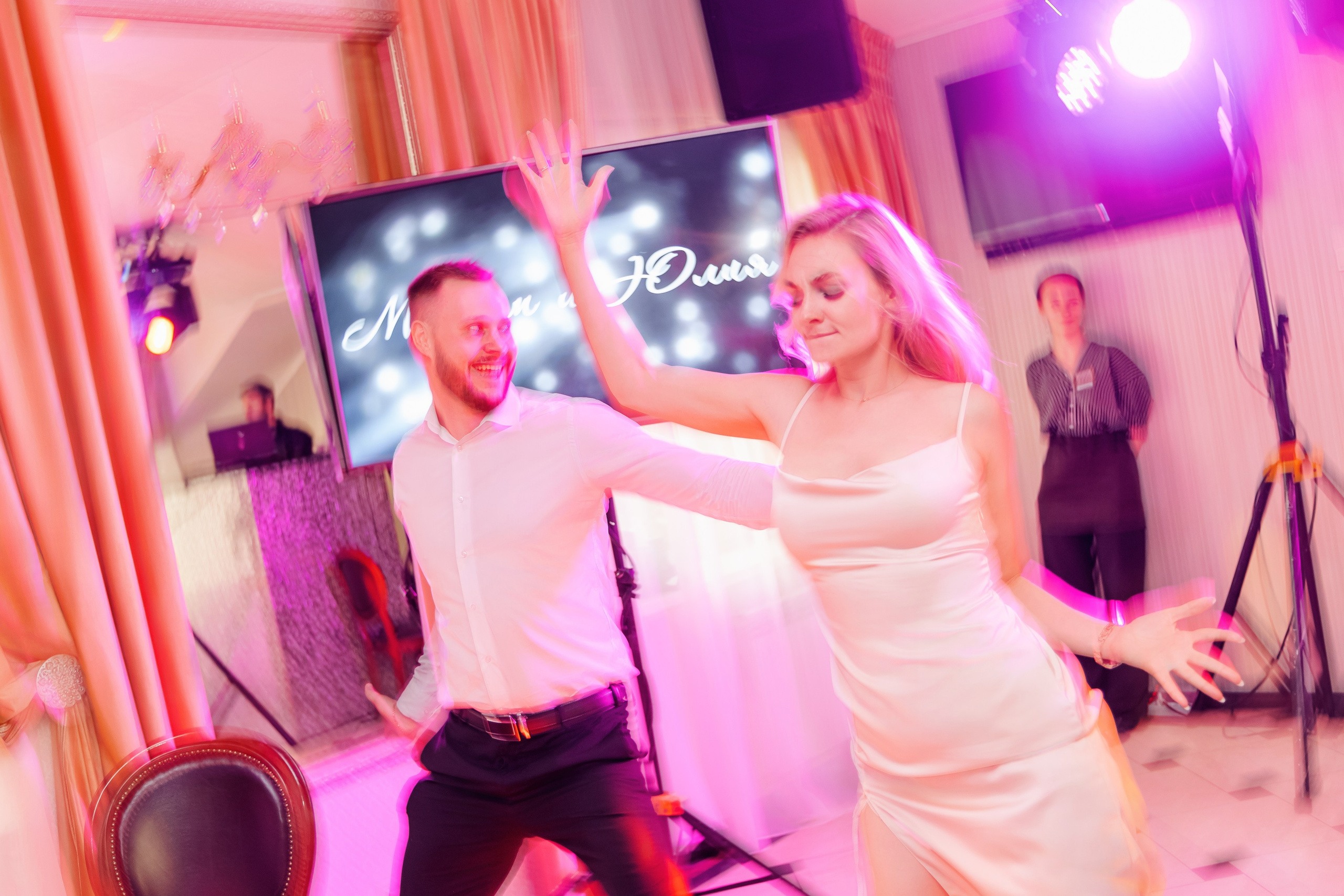 Максим и Юля. Дом офицеров. Свадебный фотограф в Хабаровске