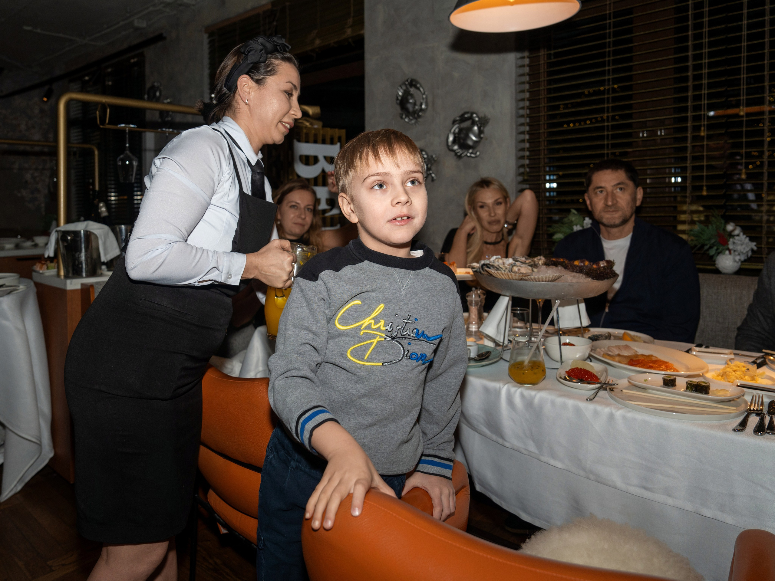 Новый год 2025 в ресторане Сахалин. Репортажный фотограф в Красной Поляне и Сочи Павлюченко Екатерина