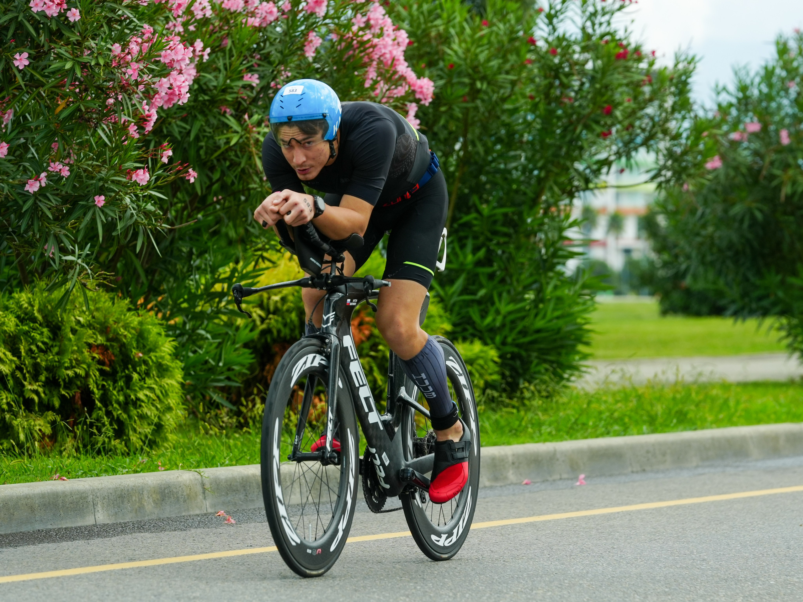 Фотоотчет партнерской интеграции для компании TELE2 на фестивале Ironstar. Репортажный фотограф в Красной Поляне и Сочи Павлюченко Екатерина