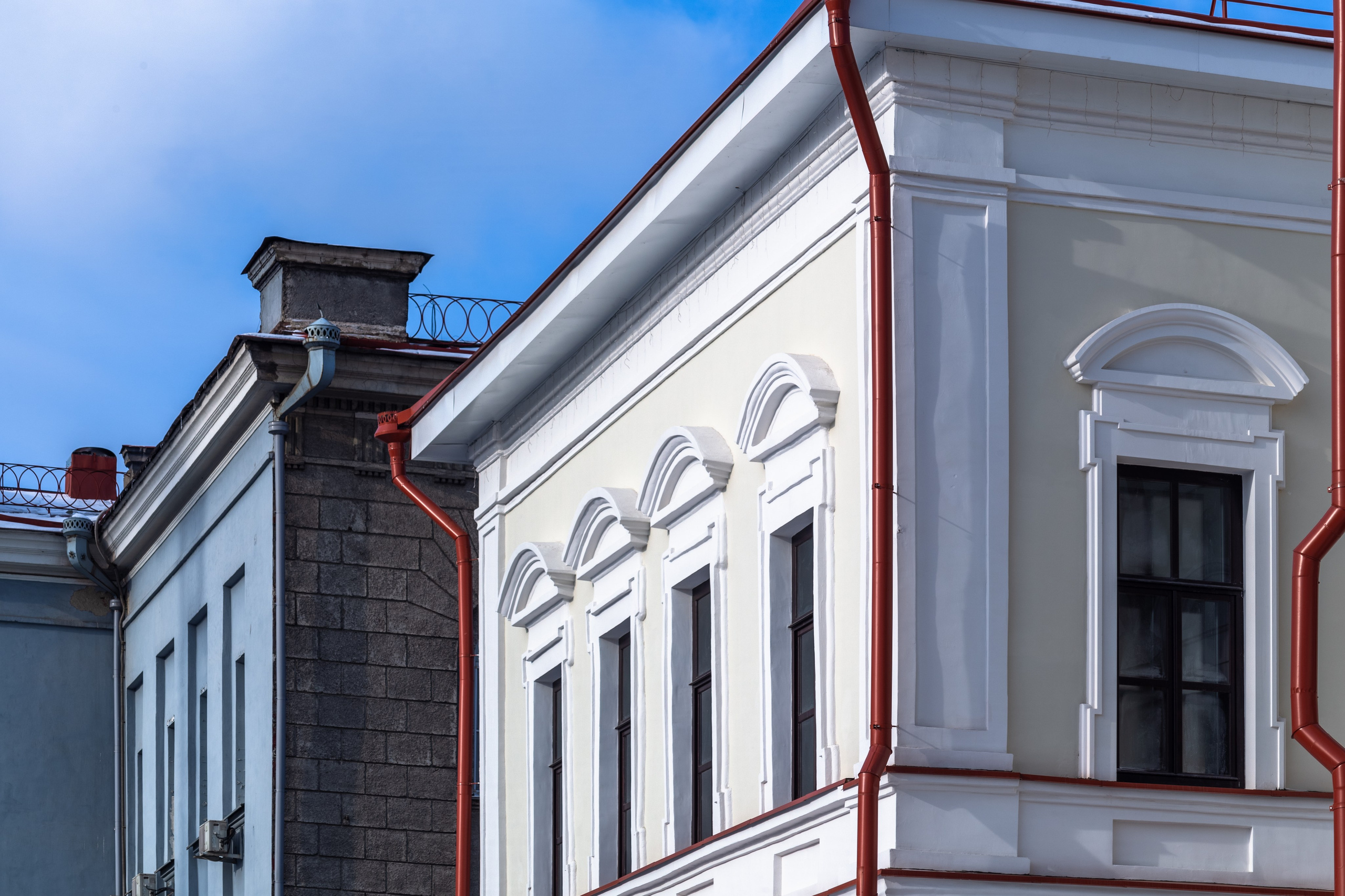 Отреставрированный «Дом Мясникова» на Вейнбаму, заказчик ООО «Гуриати». Интерьерный фотограф и ретушер в Красноярске Денис Антропов