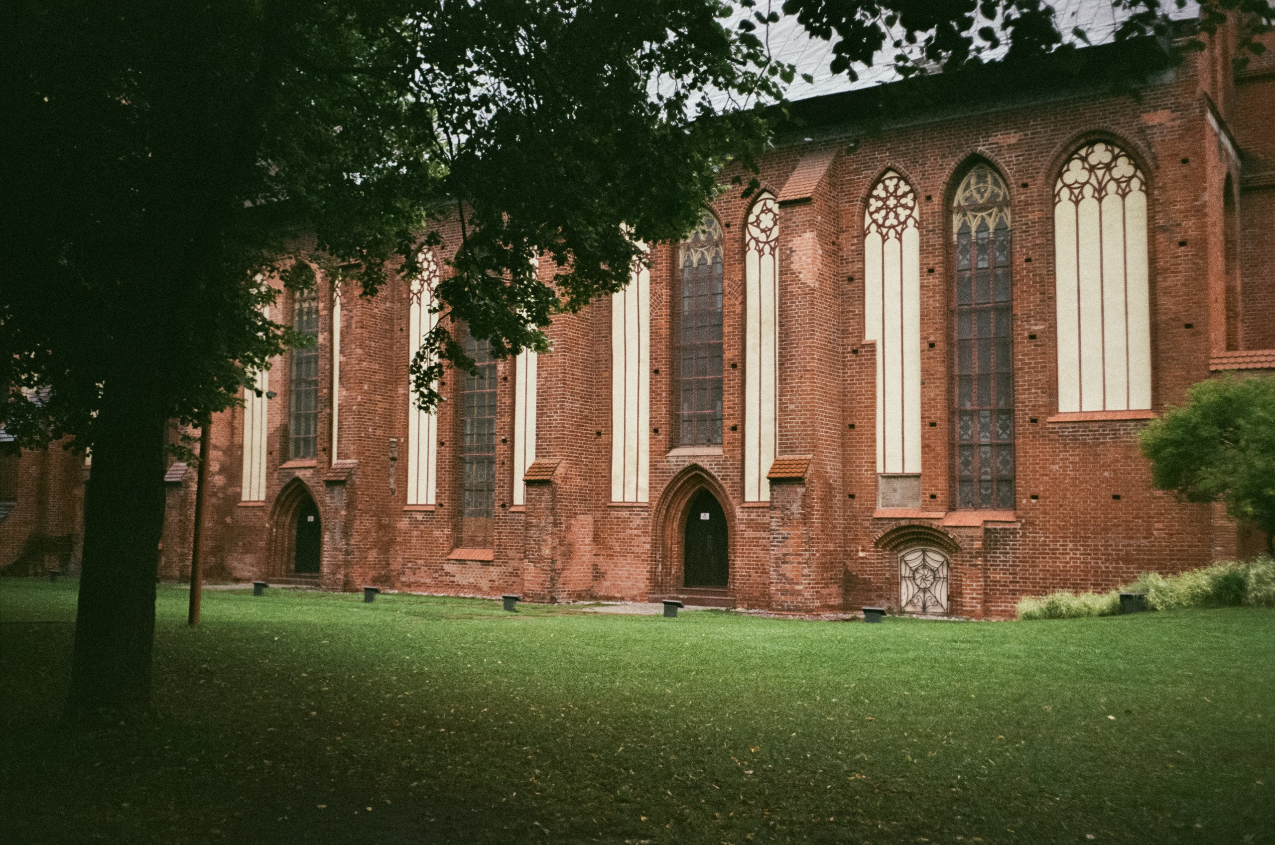 Калининград остров Канта, Кафедральный собор / Minox 35 GT (2)