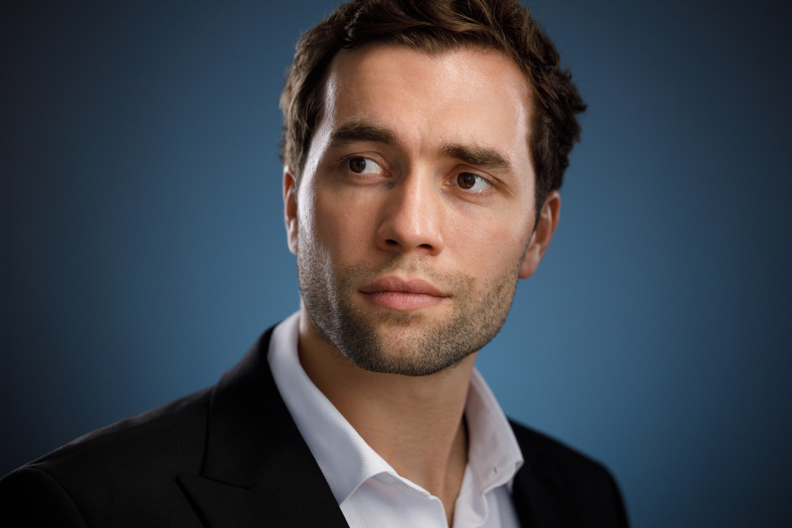 Headshot & portrait photographer Alexei Shendrick