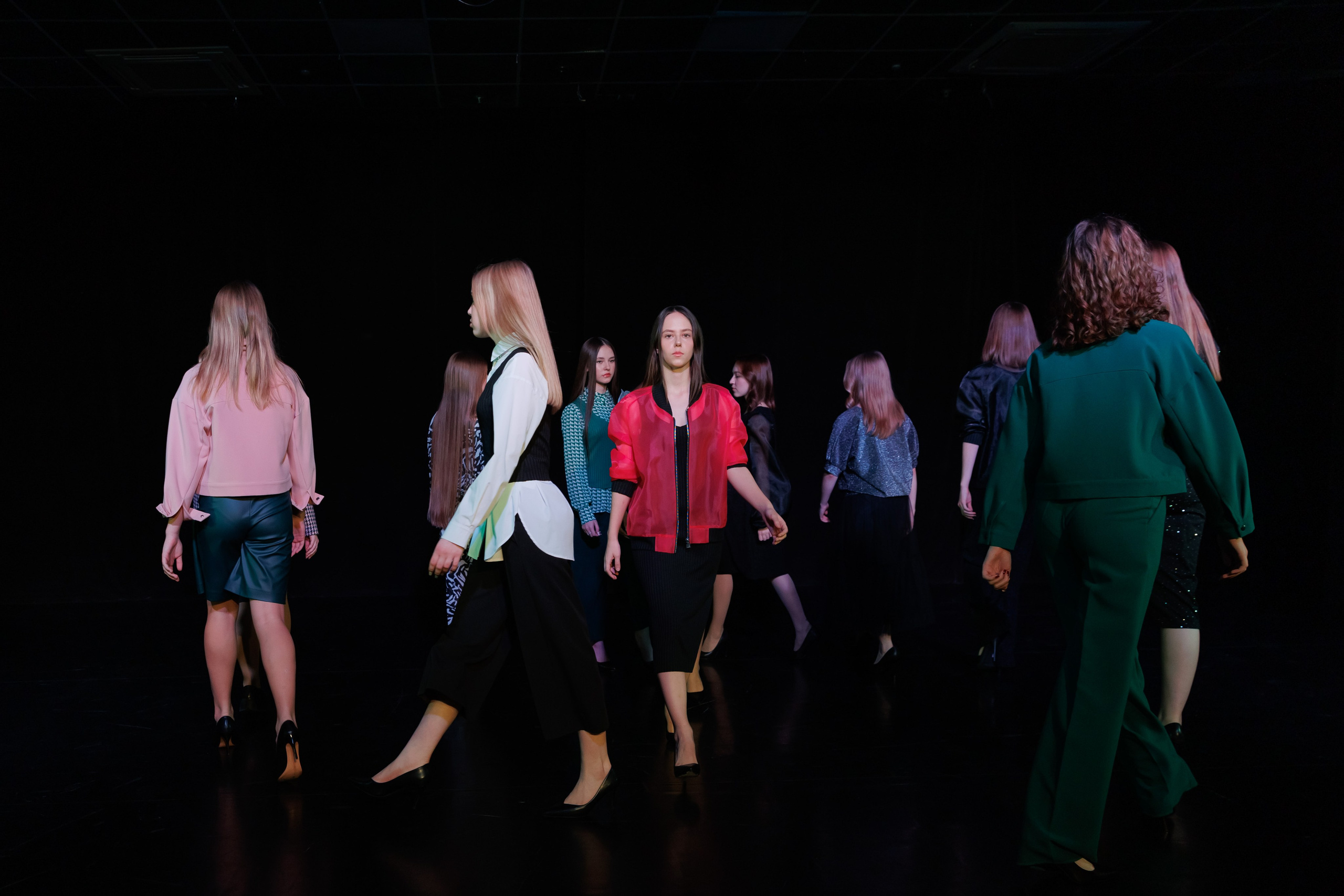 Показ коллекций Новосибирских дизайнеров для Fly Production. Фотограф Новосибирск — Наталья Гресь