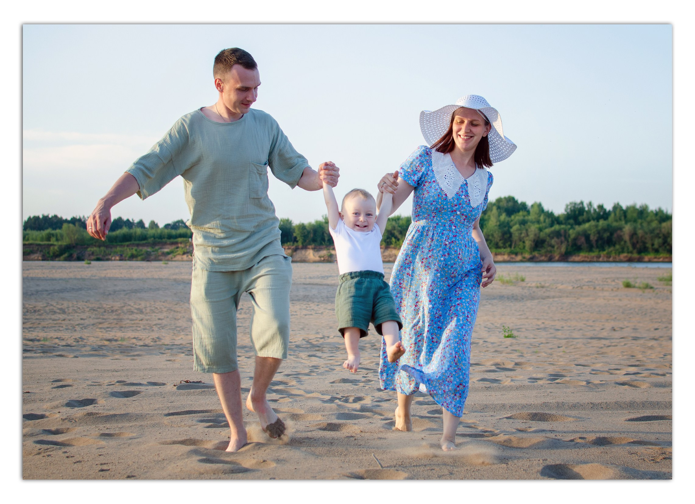 Семейная фотосессия. Пляжная. Детский и семейный фотограф в Кирове Аня Шутова