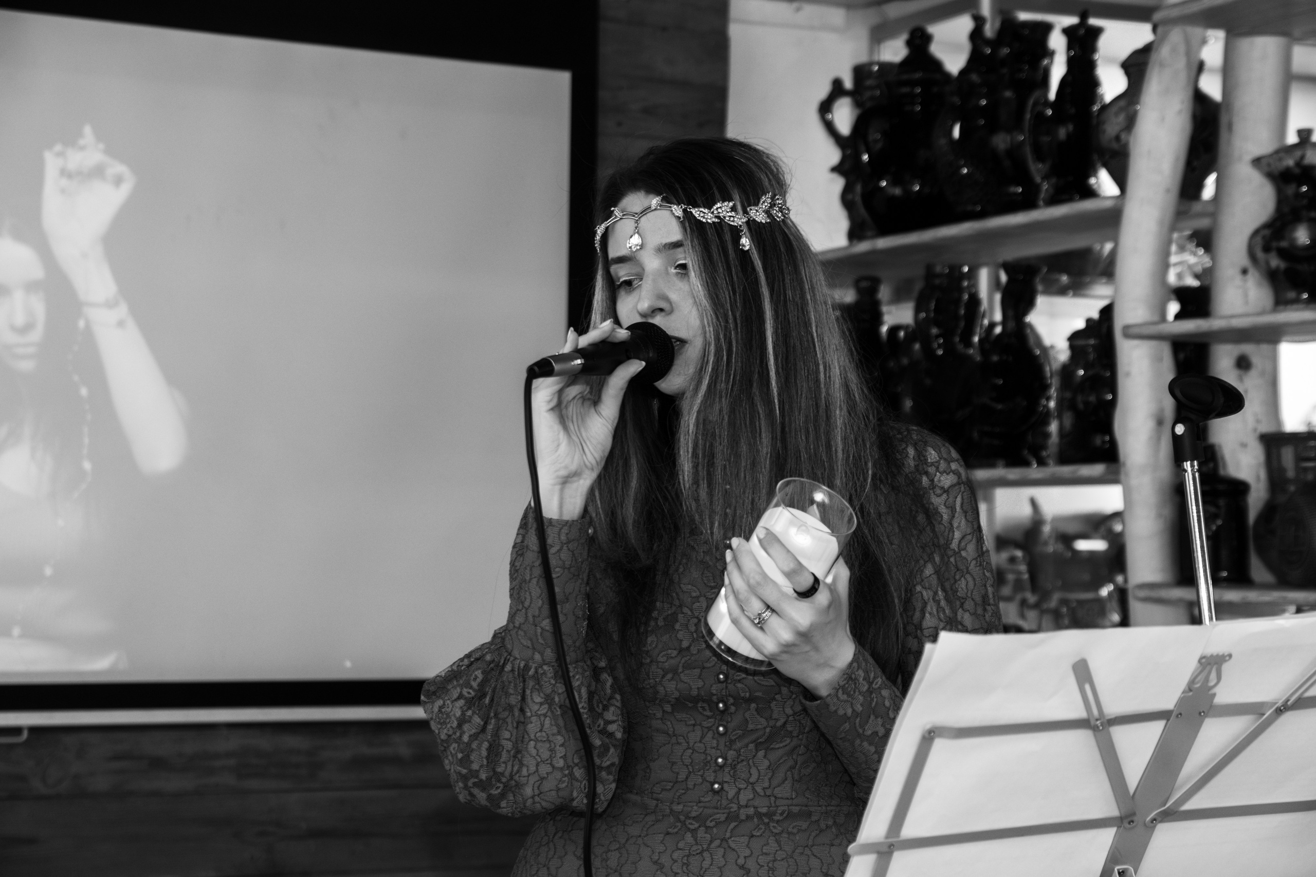 Творческий вечер автофикшн-книги Оли Черных «Абдоминально». Репортажный фотограф в Москве Legiodot