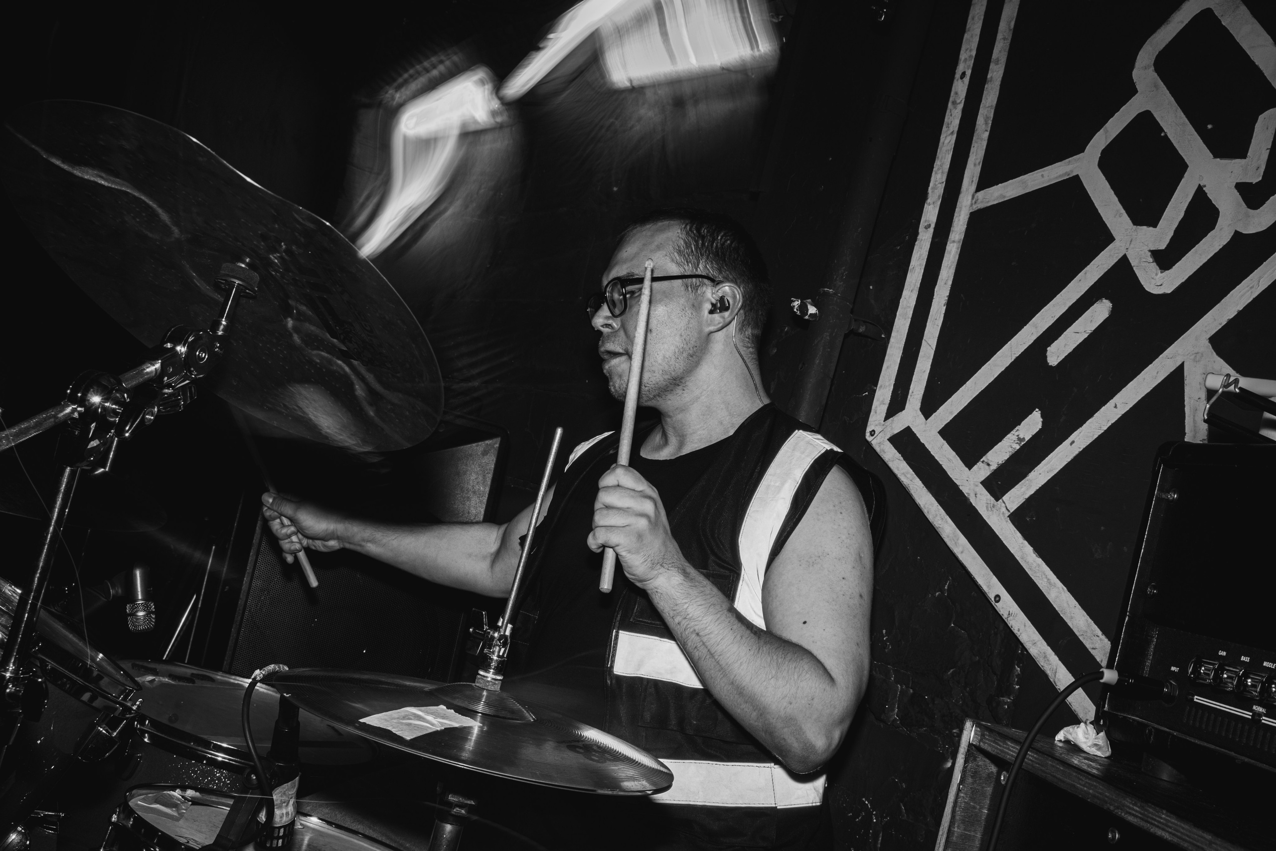 Ютани & о т м е ж & Вещи в картонной коробке 08.08.2025. Репортажный фотограф в Москве Legiodot