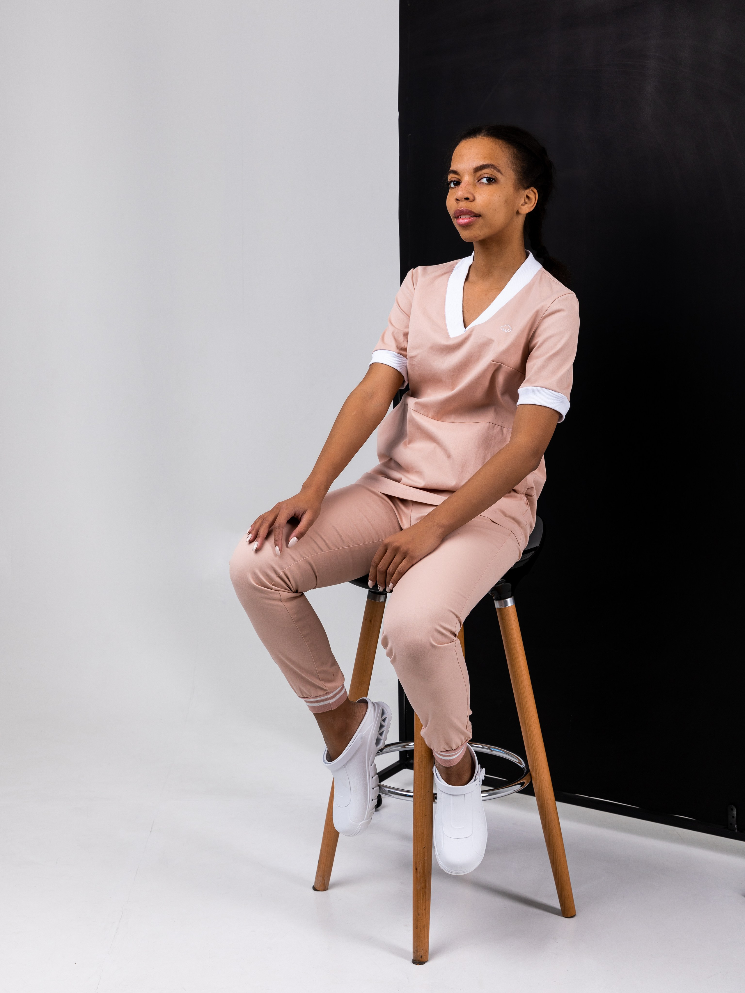 White Wears медицинская одежда премиум качества. Фотограф FOTOBANKA