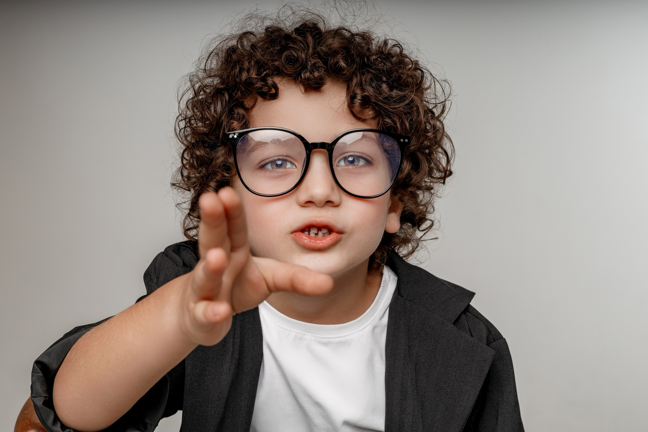 Детская фотосессия Георгия | Профессиональные фотографии в Сочи. Детский студийный фотограф Сочи