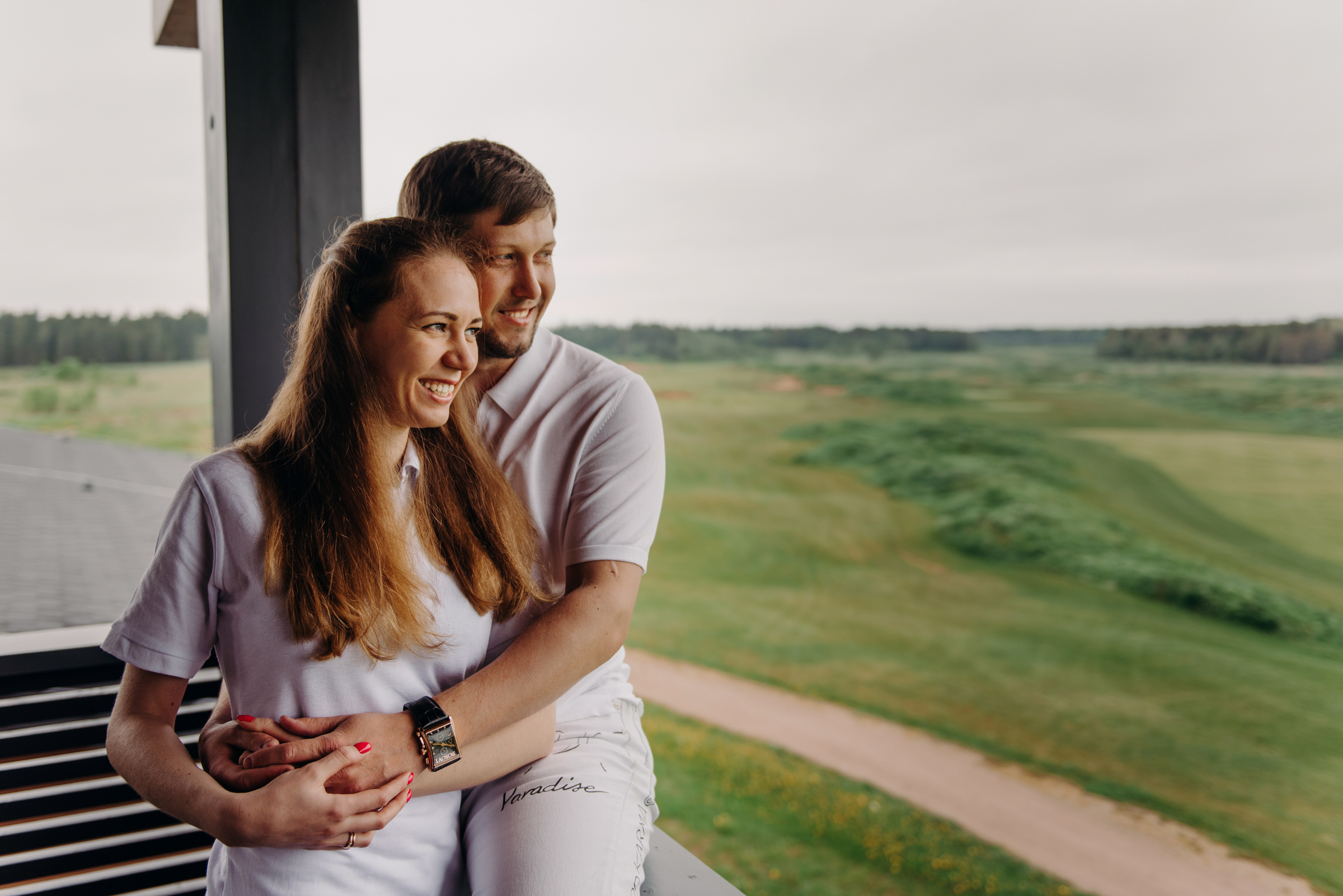 фотосъёмка лавстори в гольф клубе, фотосессия для пар